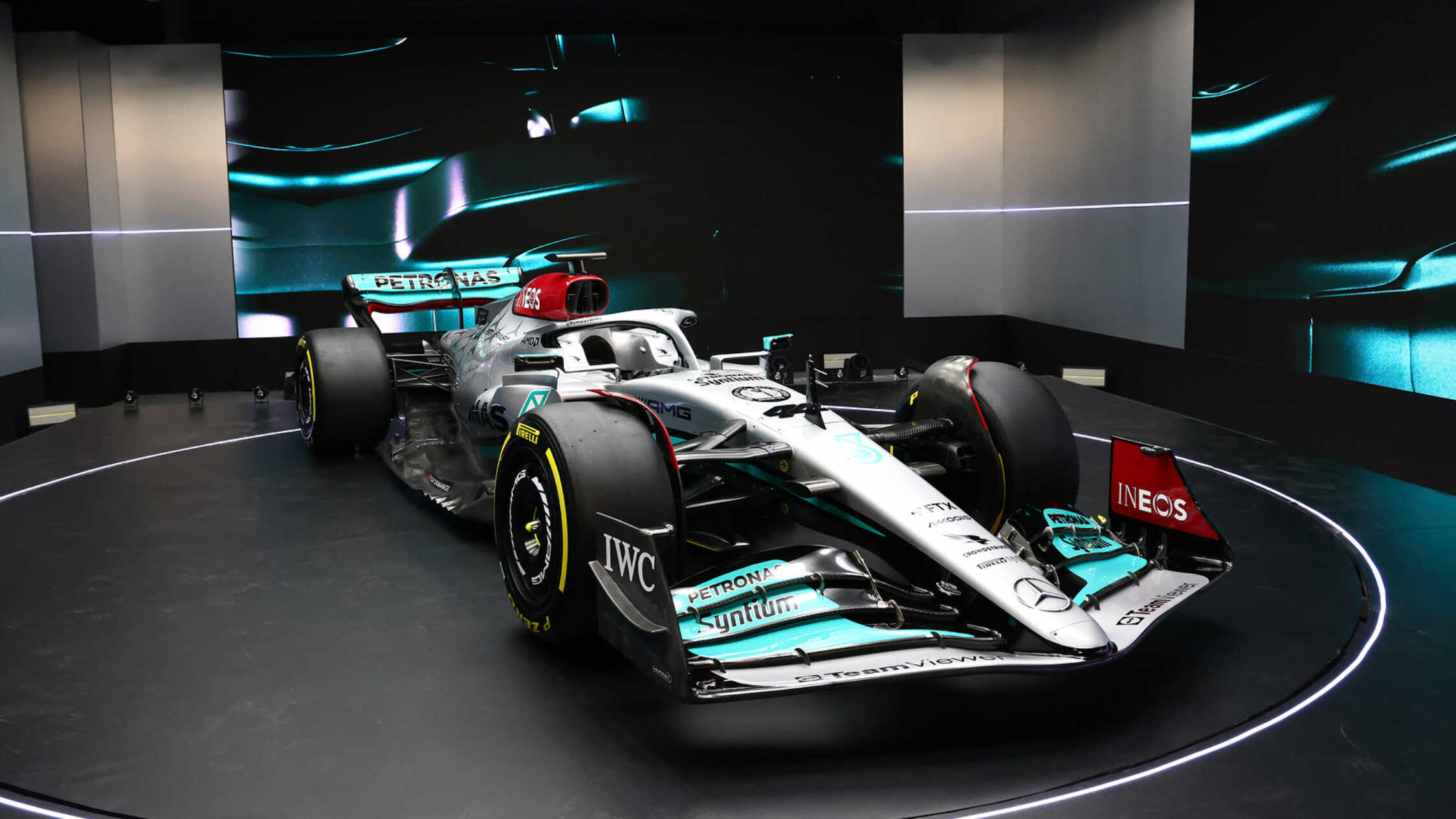 In photo: Every angle of the new Mercedes W13 F1 car