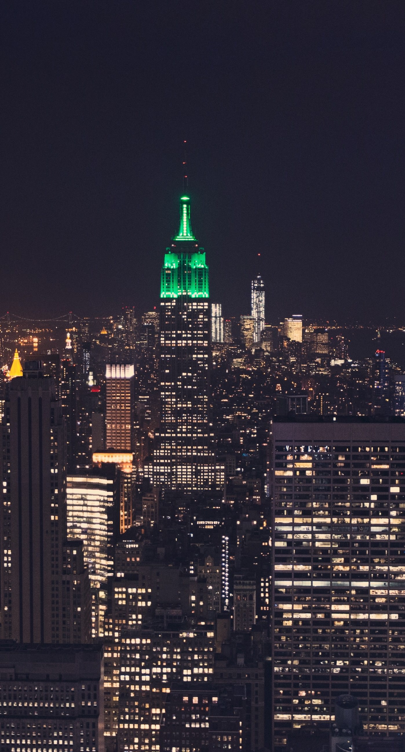Landscape New York night scene Empire State Building. wallpaper.sc iPhone7Plus