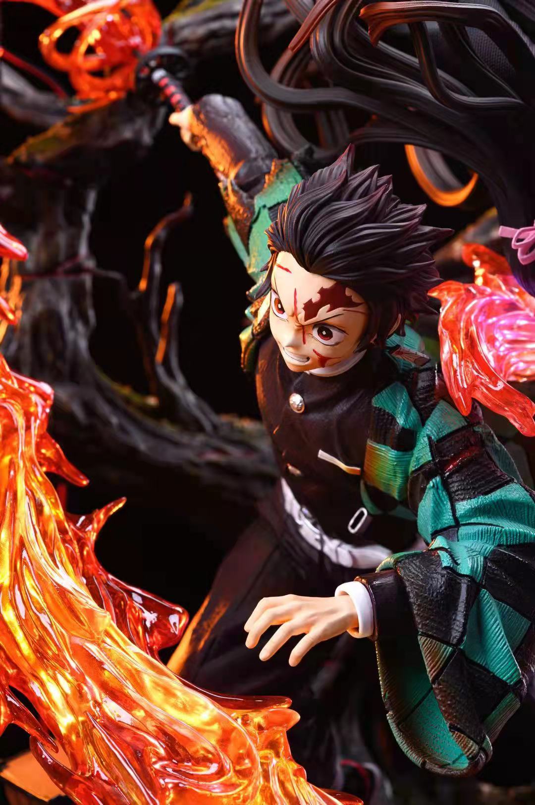 Tanjiro Kamado & Nezuko Kamado With LED Slayer: Kimetsu no Yai