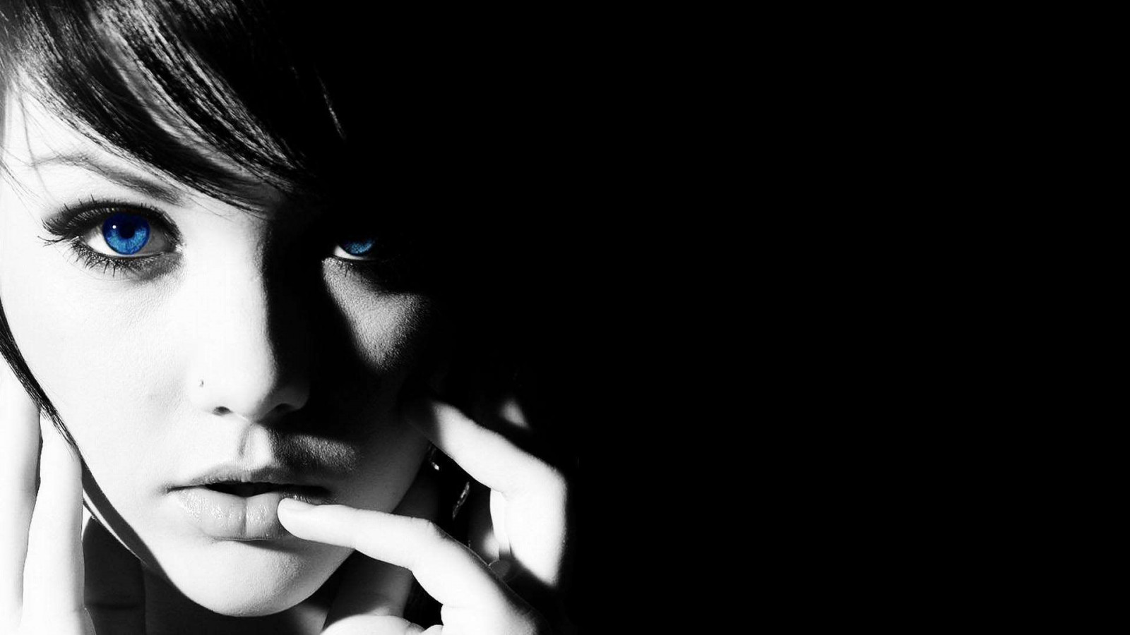 Girl Blue Eyes Desktop Wallpaper 20862