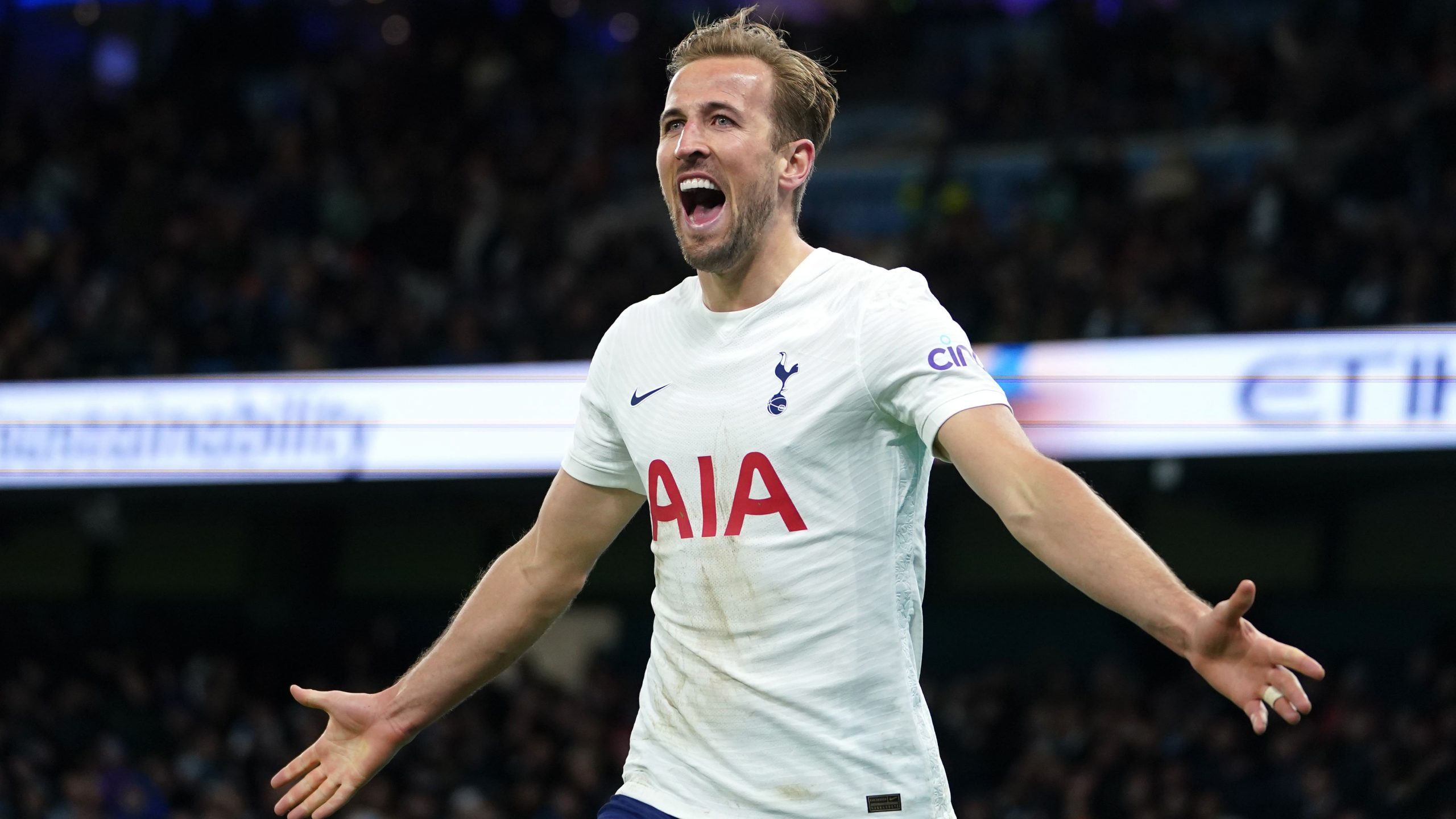 Harry Kane stuns summer suitors Manchester City to seal dramatic win for Spurs