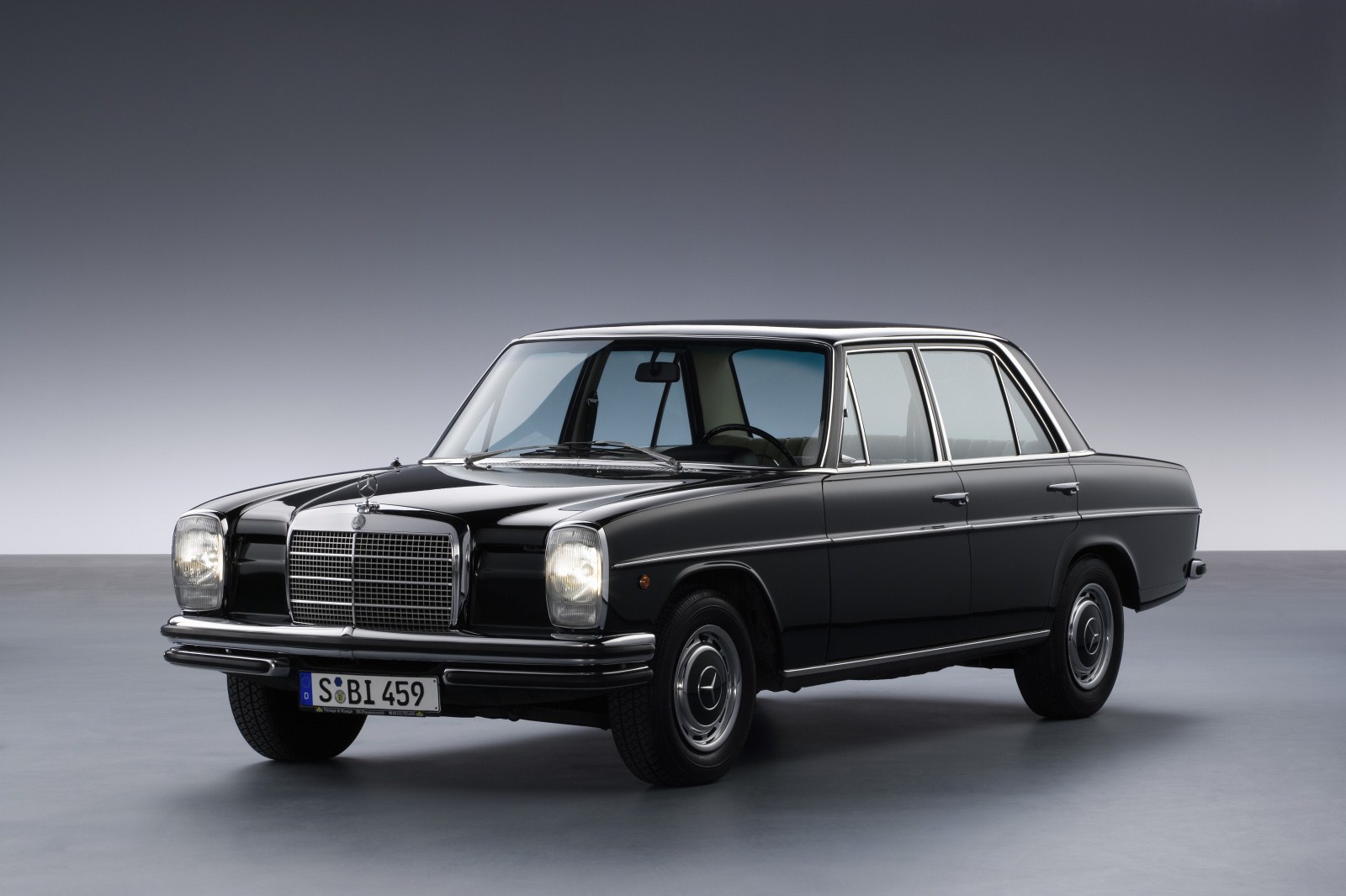 Mercedes Benz 8 (W114) 230 8 (120 Hp) Automatic