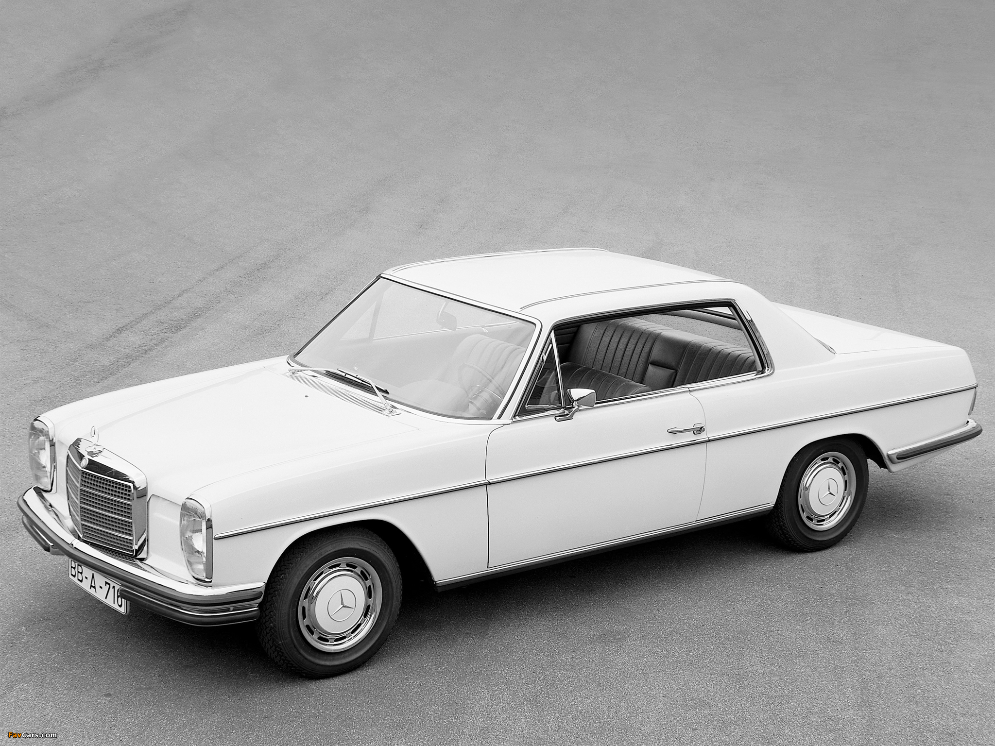 Mercedes Benz 250 C (W114) 1968–72 Wallpaper (2048x1536)