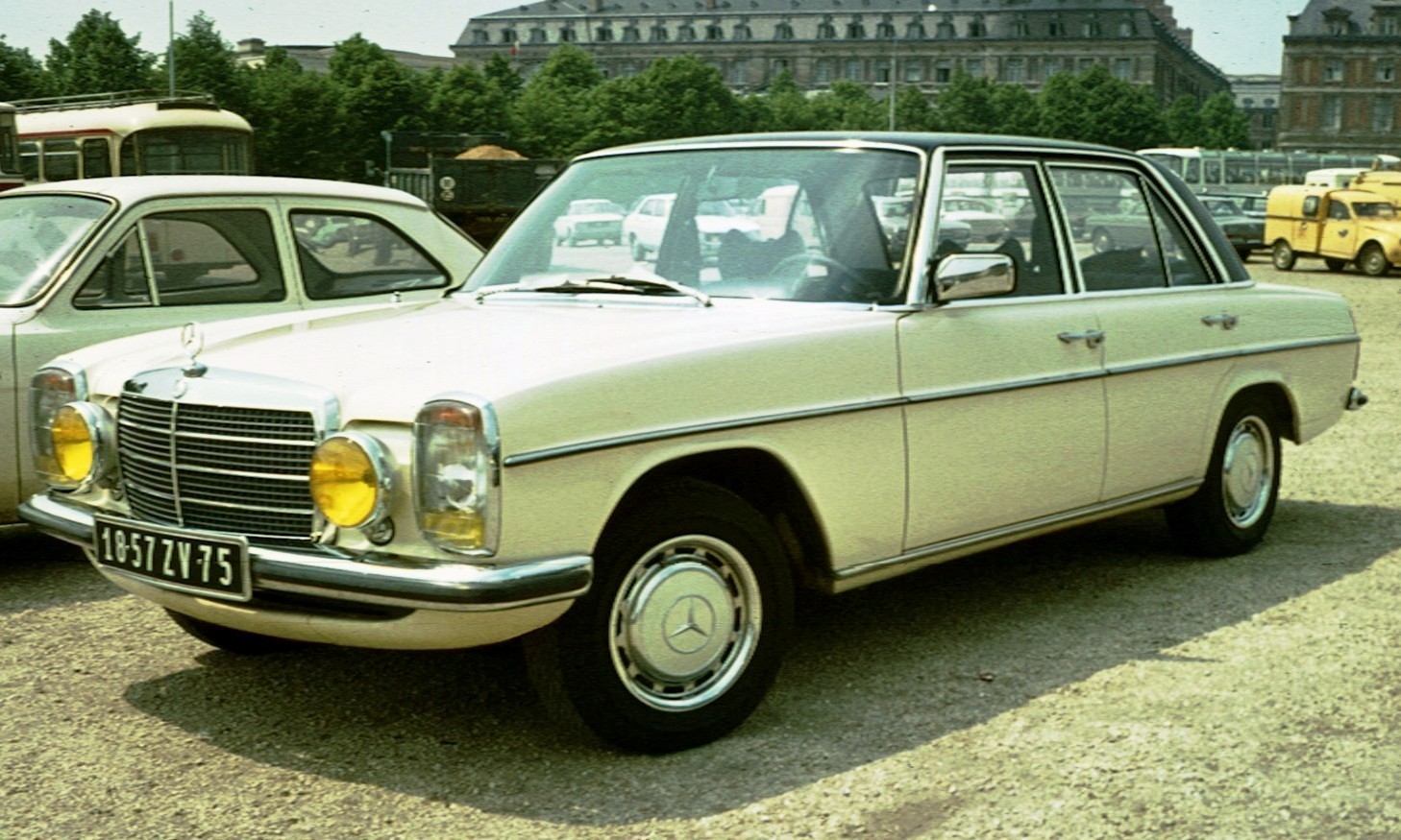 Mercedes Benz W114