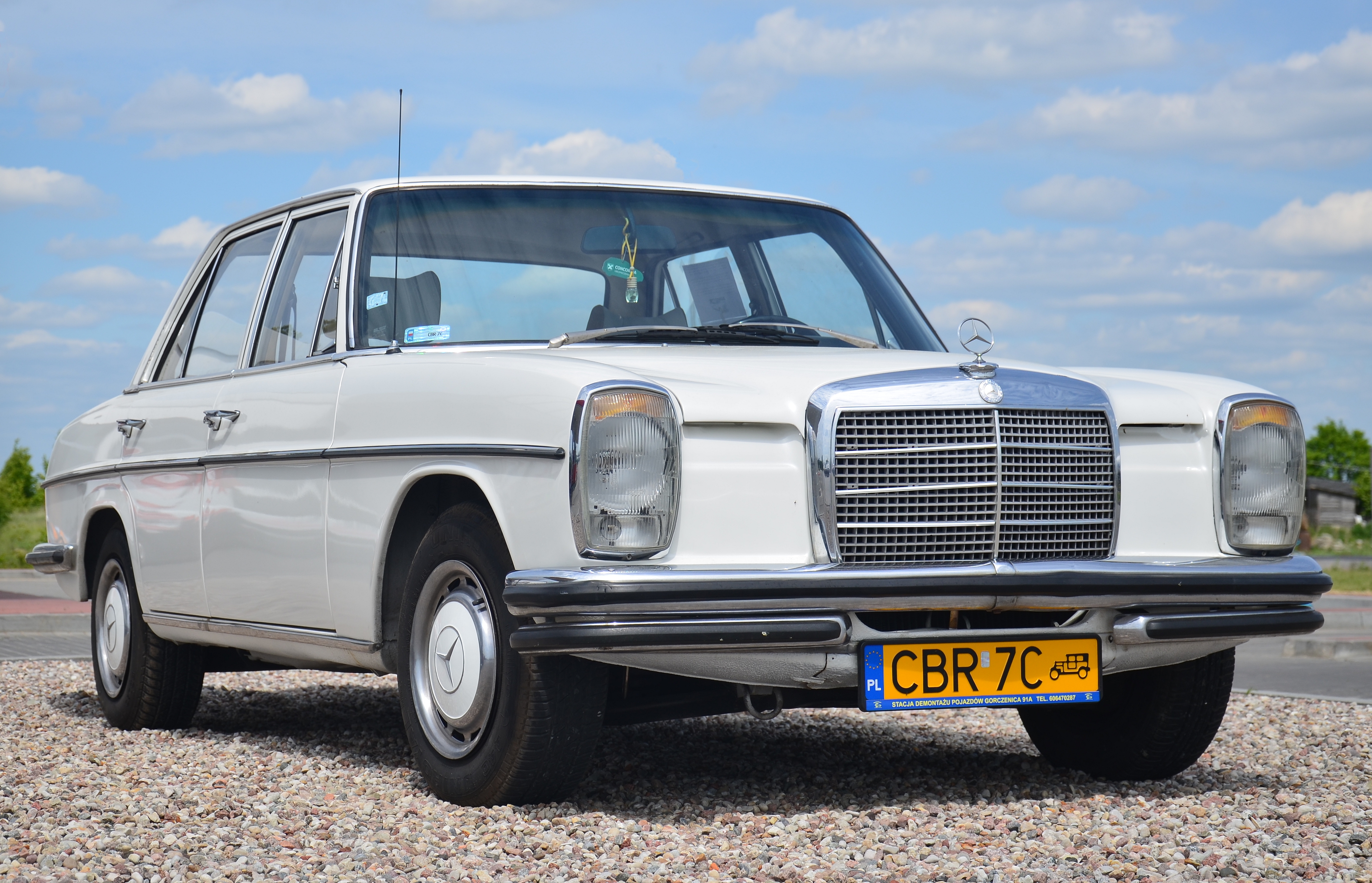 Mercedes Benz W114 W115
