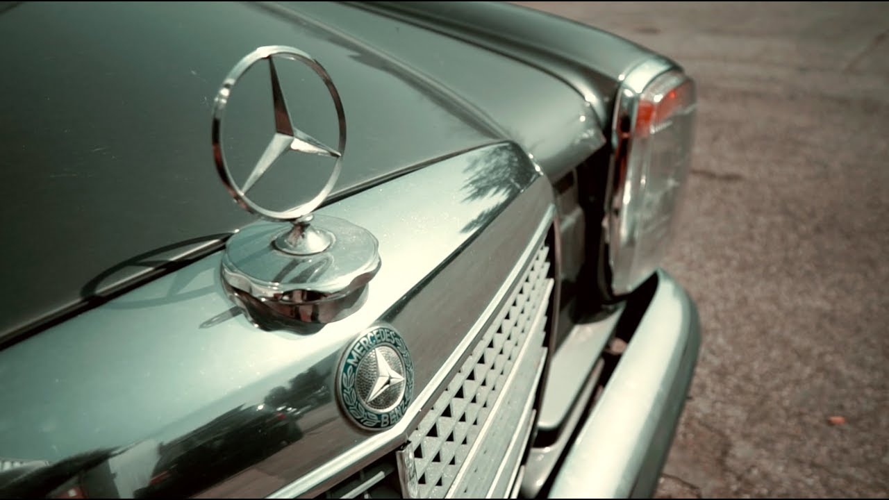 Mercedes Benz 250 C Automatic /8 W114 W115 Sleeping Beauty im Hinterhof