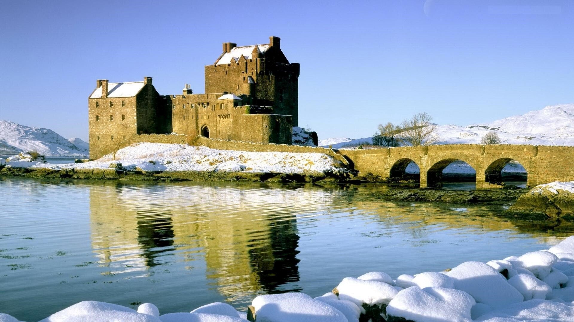 Castle in Scotland Wallpaper