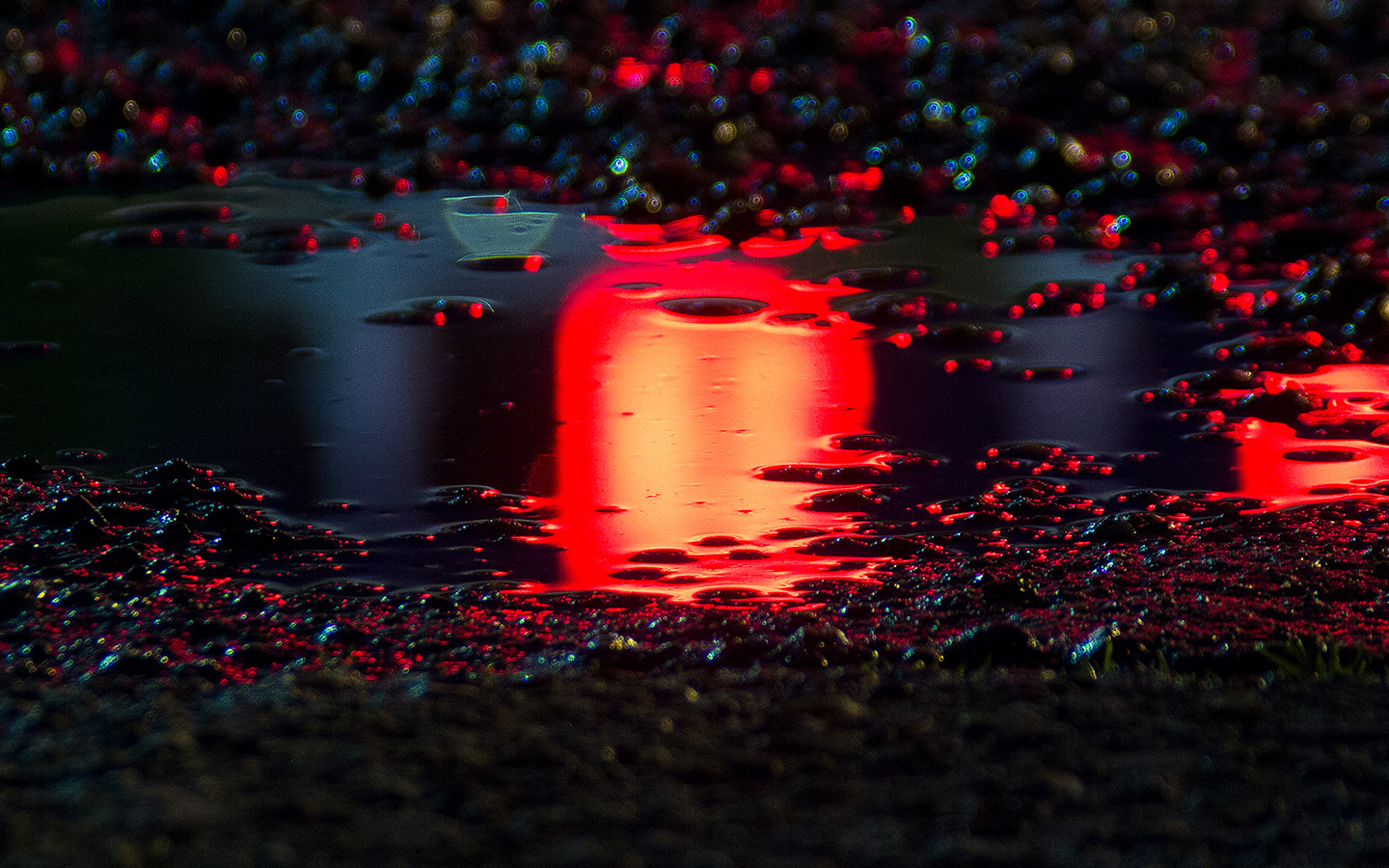 Rain Red Bokeh Water Asphalt Art Light Wallpaper