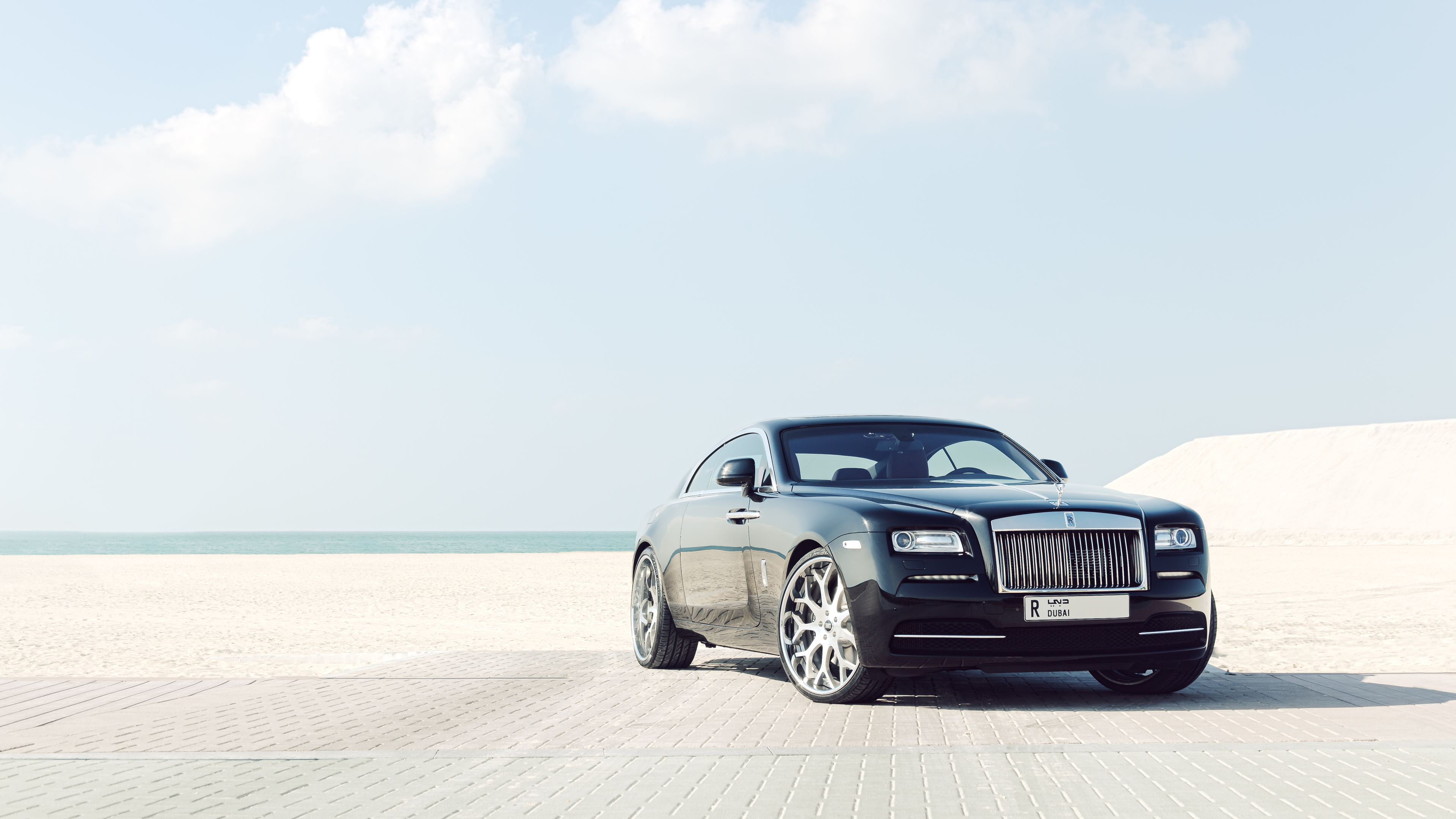 Wallpaper 4k Black Rolls Royce In Dubai Wallpaper