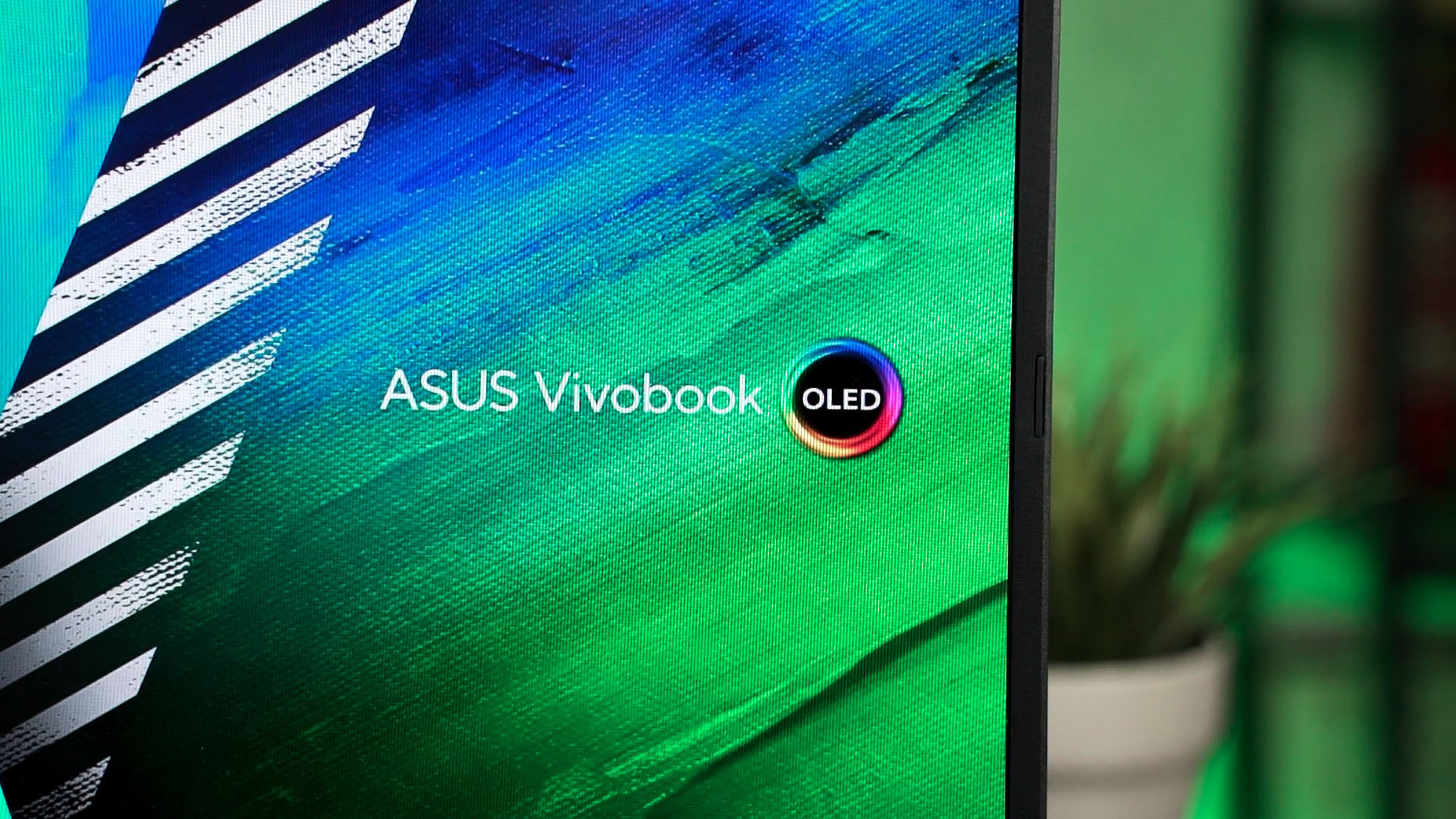 Portable OLED gaming is now possible with the ASUS Vivobook Pro 15 OLED