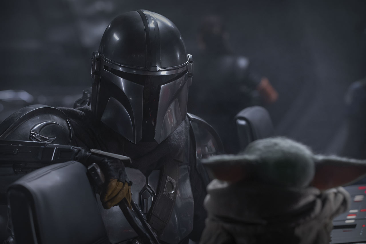 Characters Say Goodbye in The Mandalorian Season 2 Finale Photo