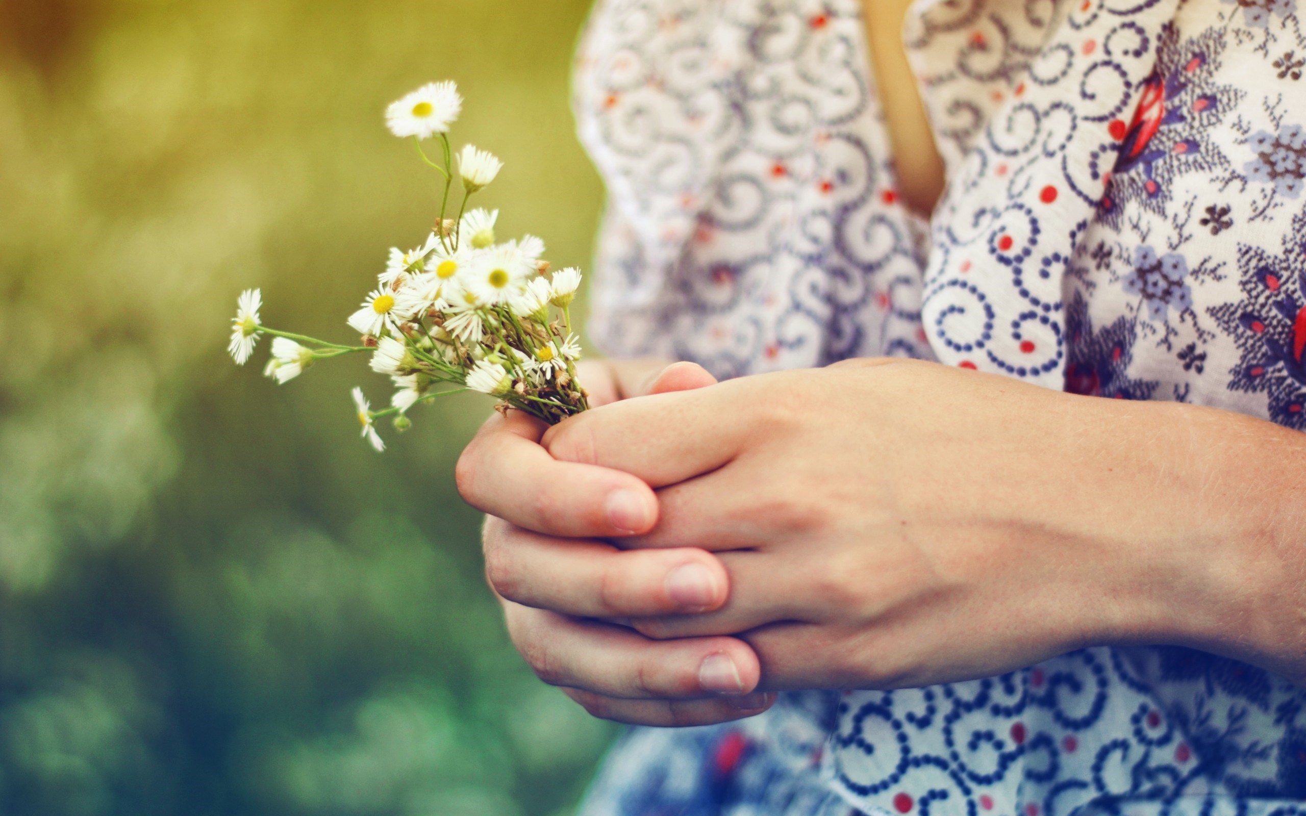 Girl Hand Flowers Mood wallpaperx1600