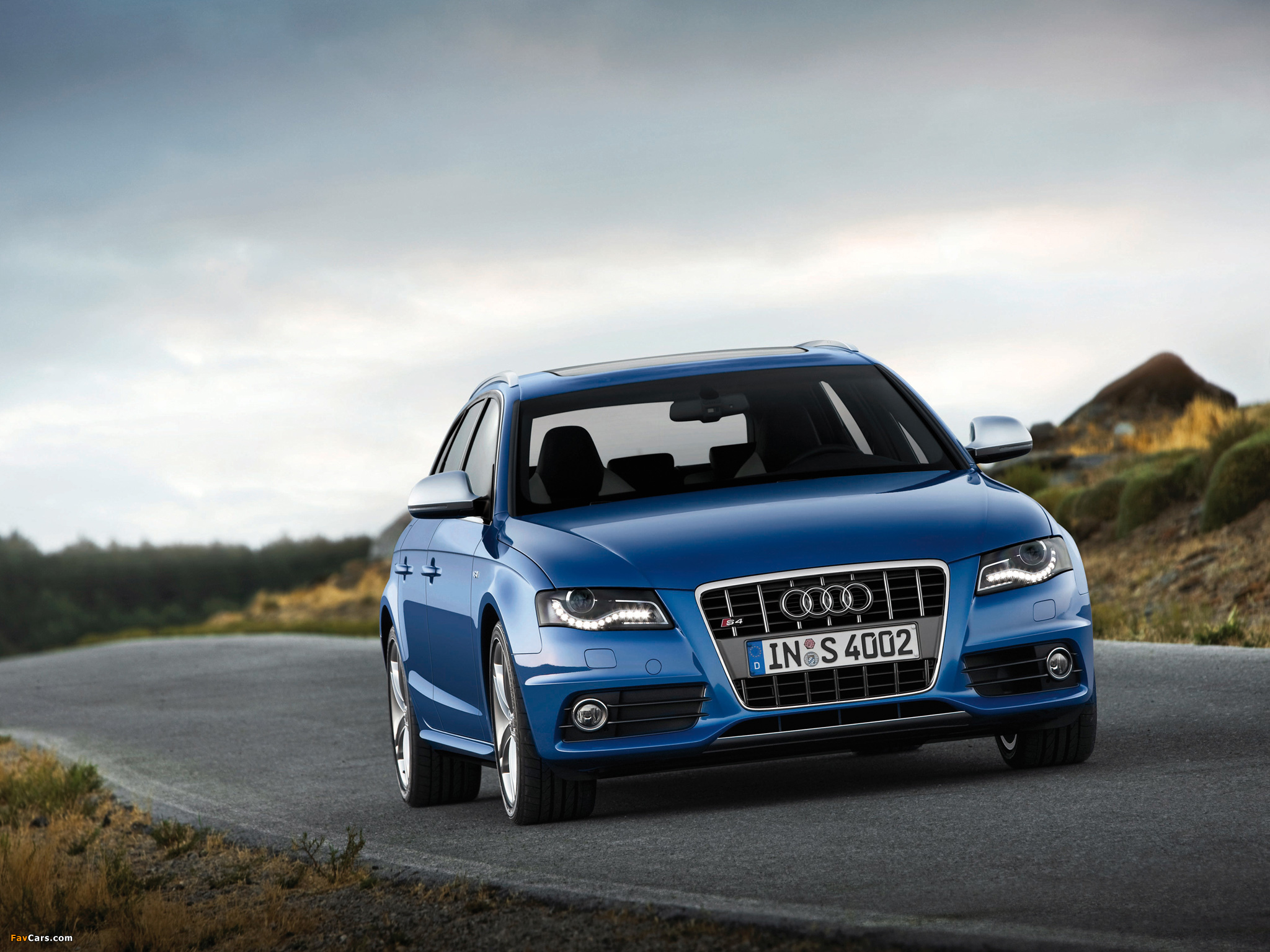 Audi S4 Avant (B 8K) 2009–11 wallpaper (2048x1536)