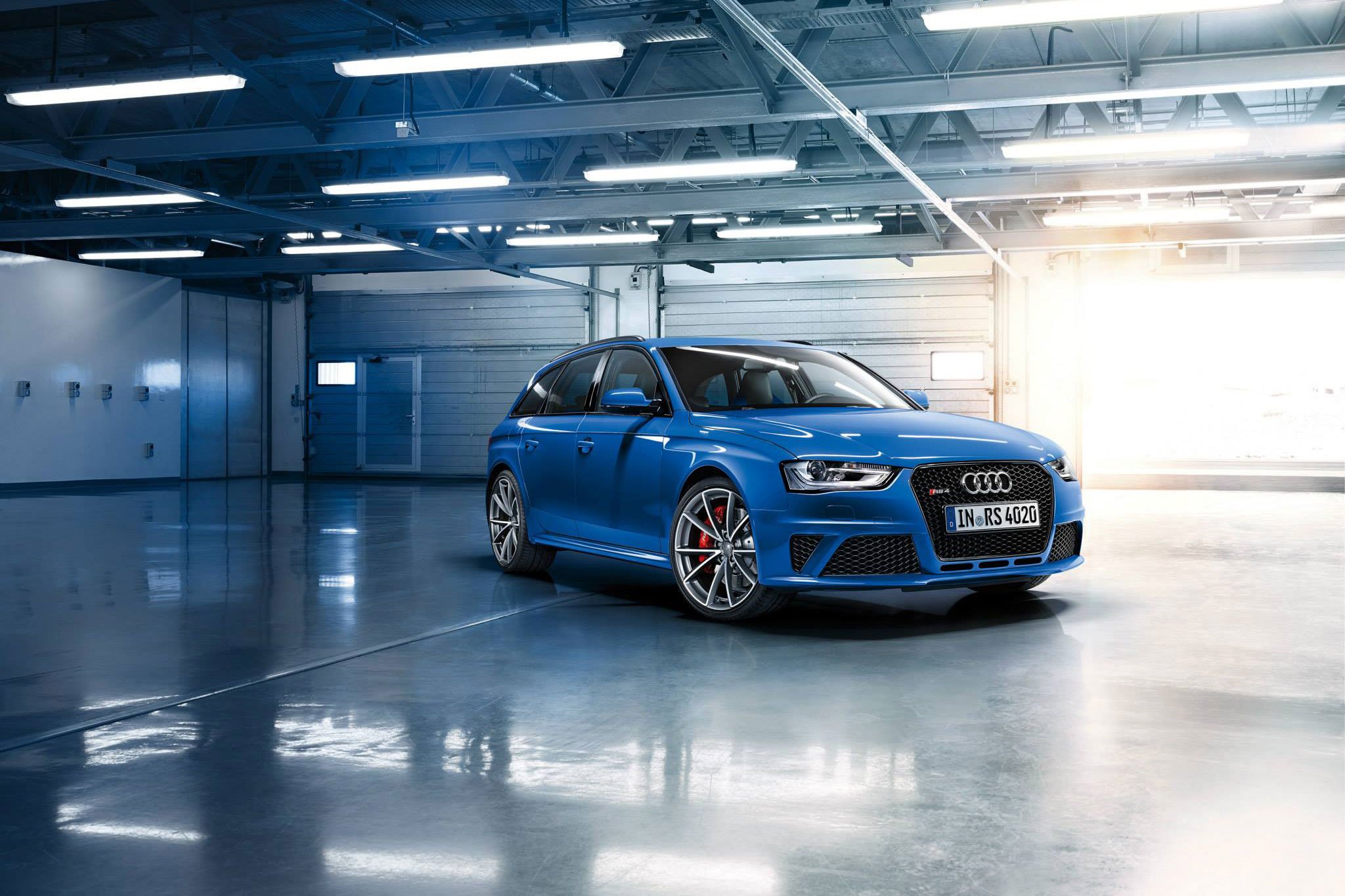 Audi RS4 Avant Nogaro Wallpaper