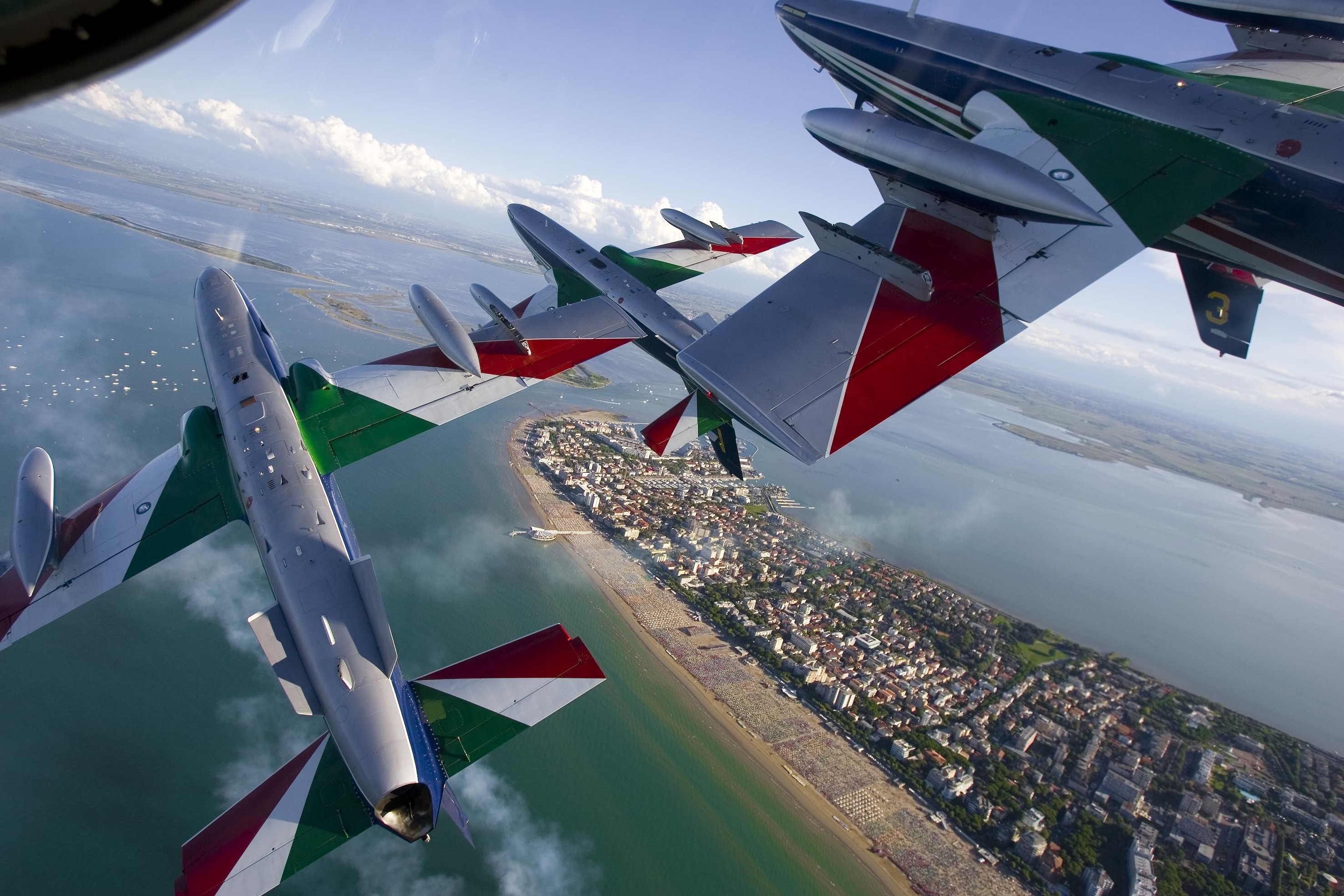 Italy, Landscape, Air Force, Frecce Tricolori, Water Wallpaper HD / Desktop and Mobile Background