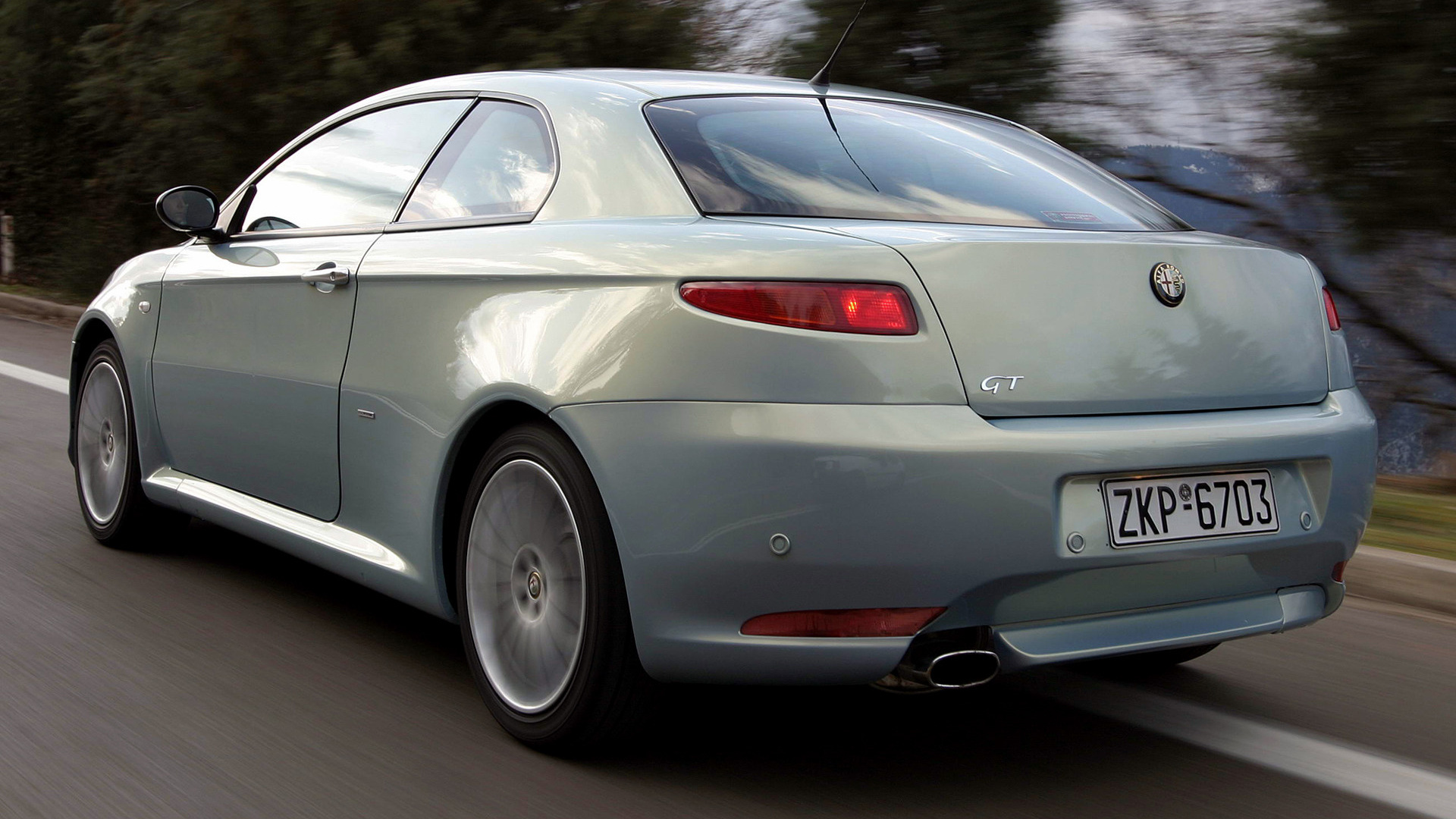 Alfa Romeo GT and HD Image