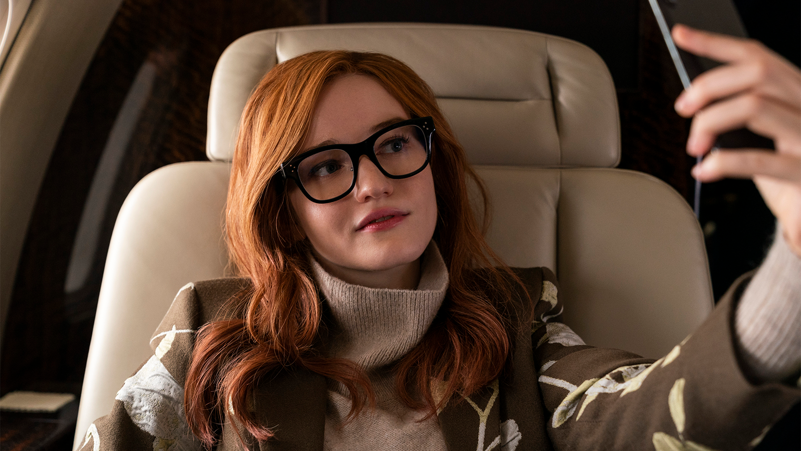 Inventing Anna Review: Shonda Rhimes Turns Anna Delvey's Scammer Story Into a Fun True Crime Caper
