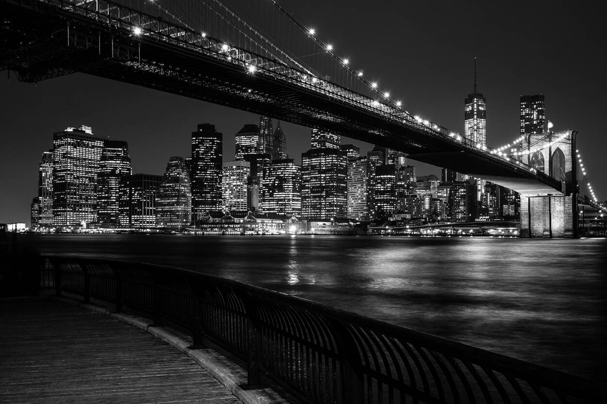 Architects Paper Photo wallpaper «Brooklyn Bridge by Night» 470520
