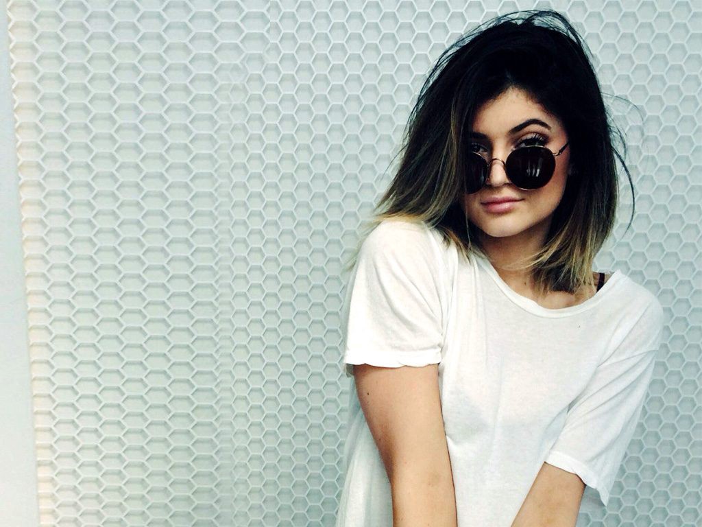 Best 16 HD Kylie Jenner Wallpaper For Desktop.