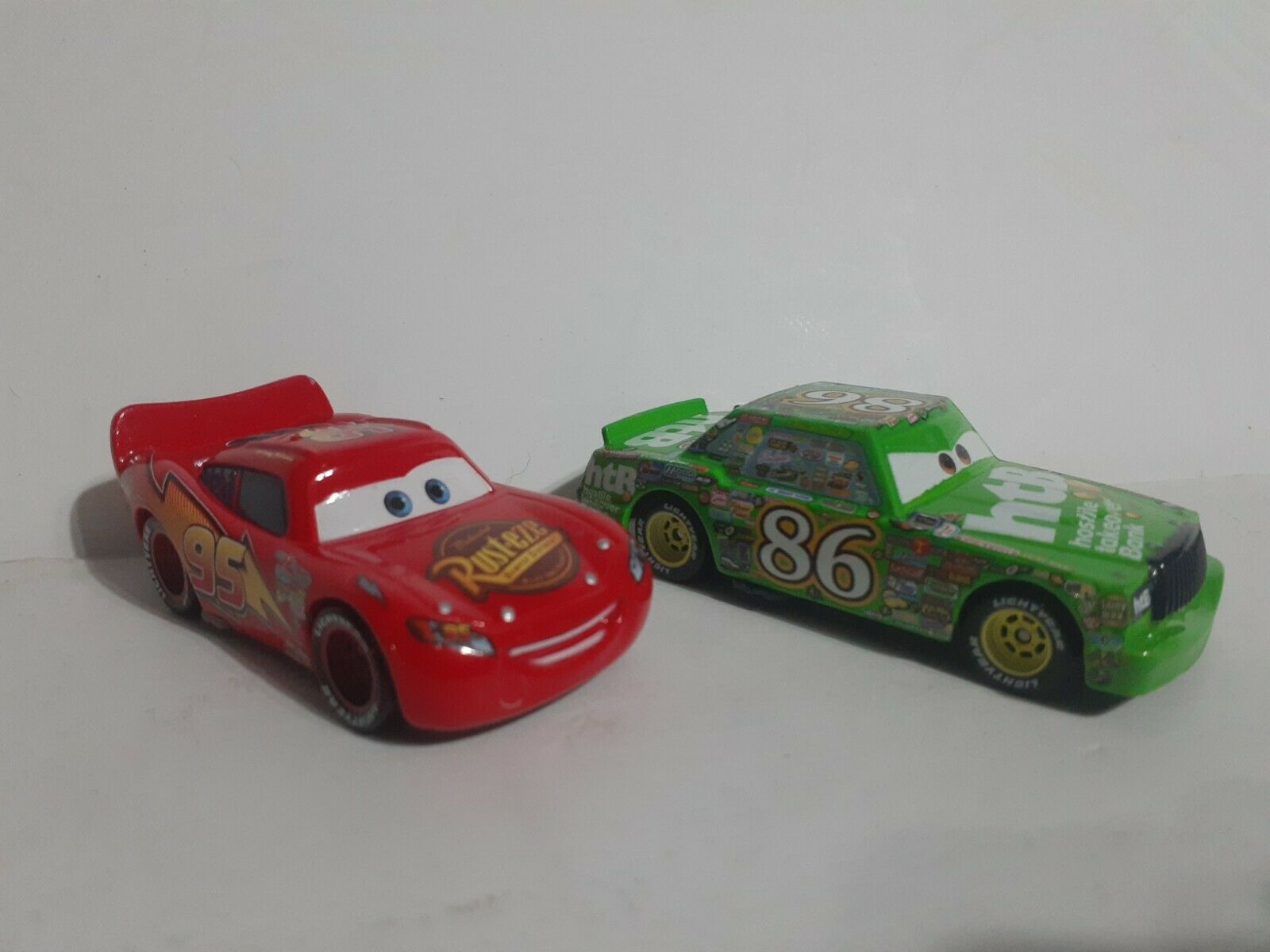 Disney Pixar Cars Diecast Lot Lightning McQueen & Chick Hicks