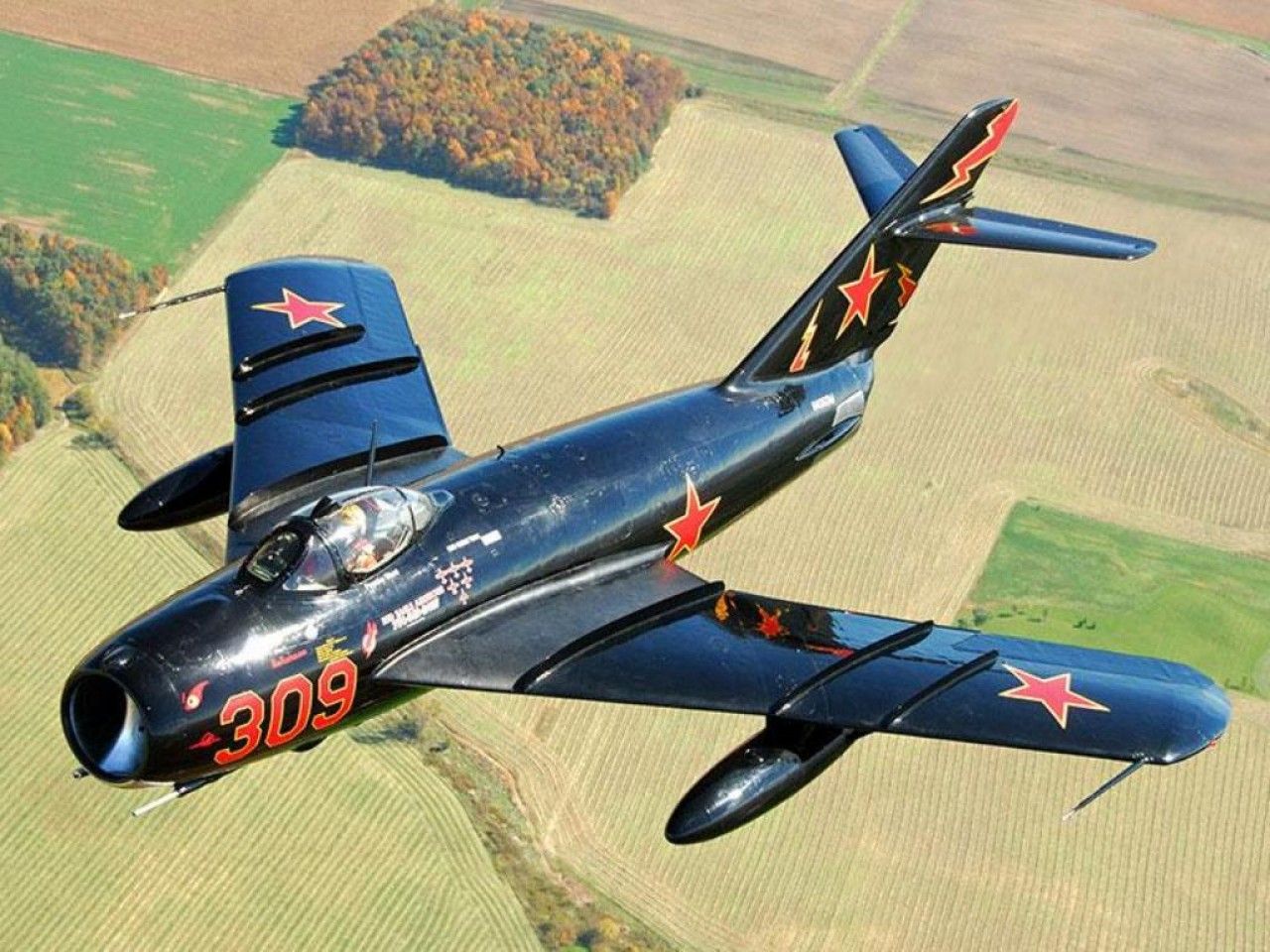 Mikoyan Gurevich MiG 17 Fresco. Fighter Jets, Fighter Aircraft, Military Airplane