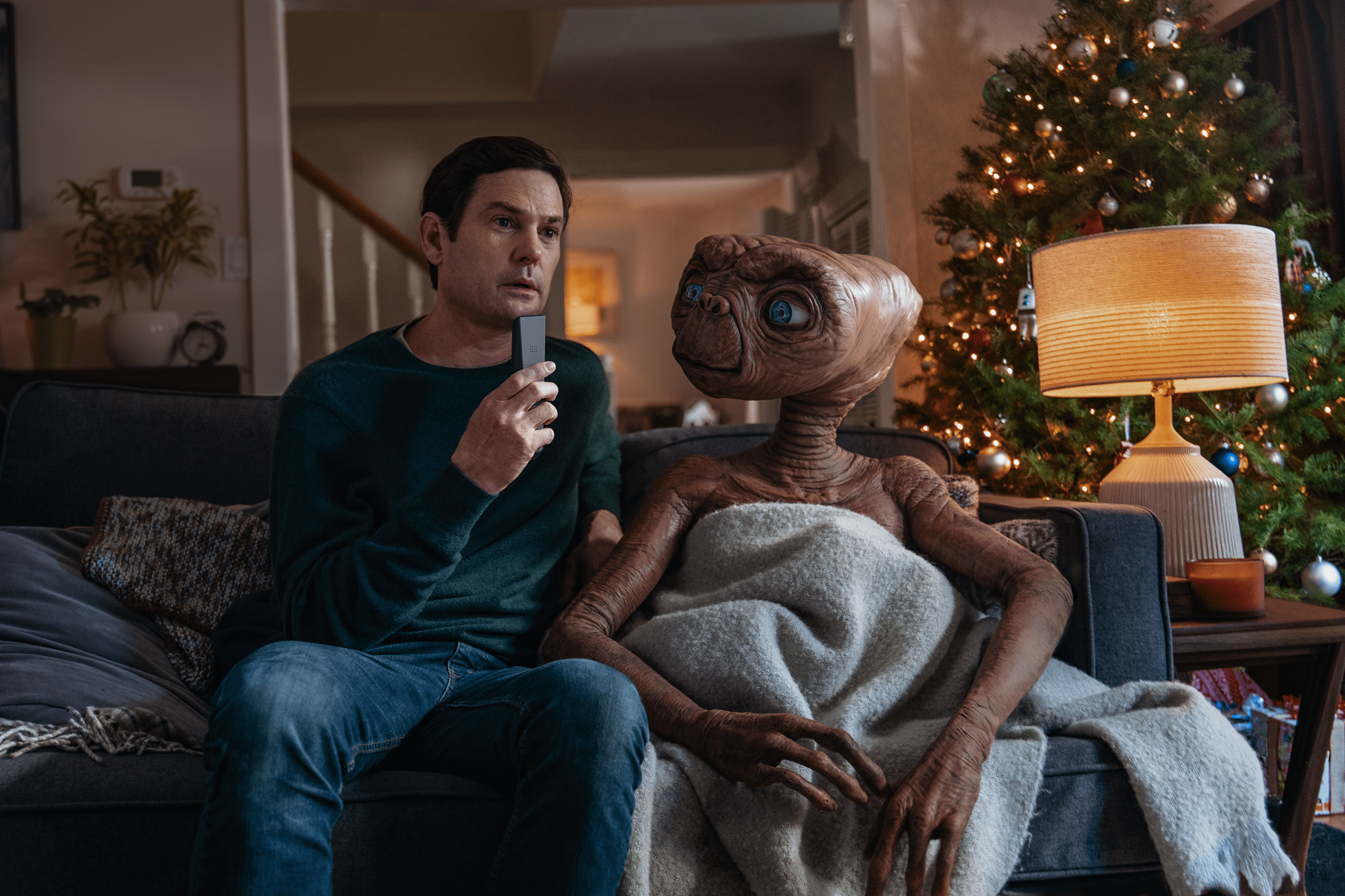 A Holiday Reunion / E.T