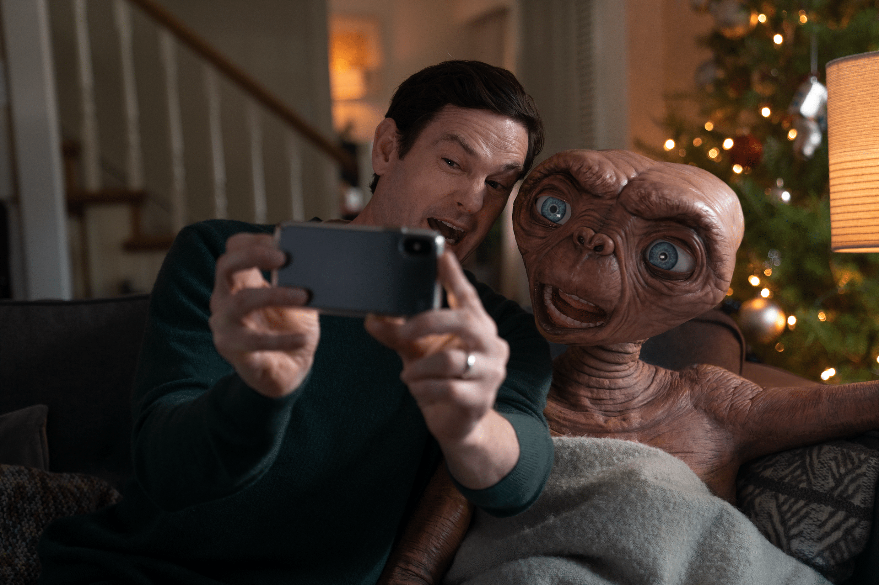 A Holiday Reunion / E.T