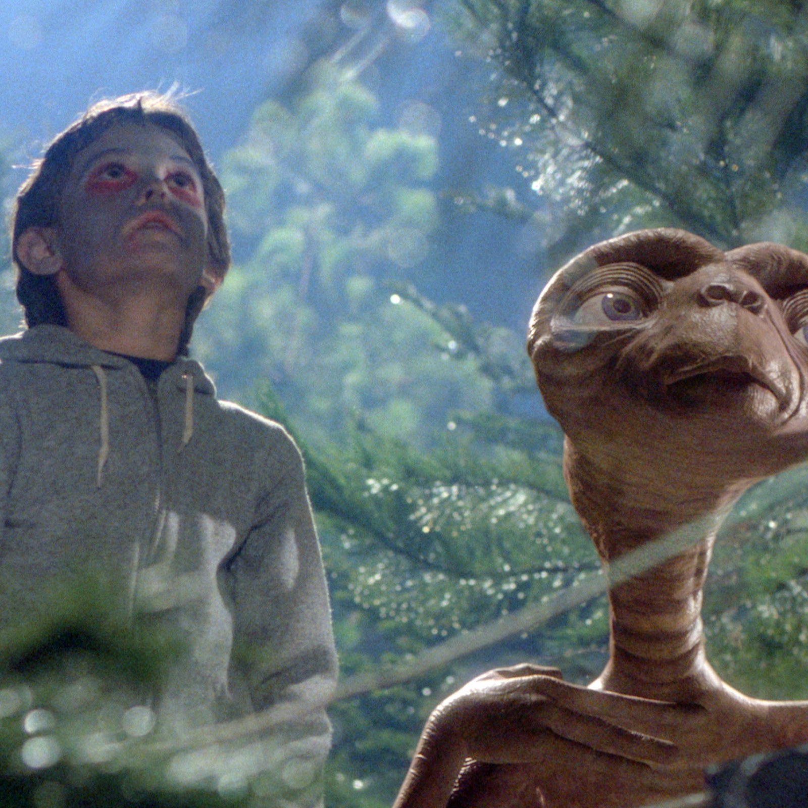 E.T. The Extra Terrestrial Reunites With Elliott In New Xfinity Commercial