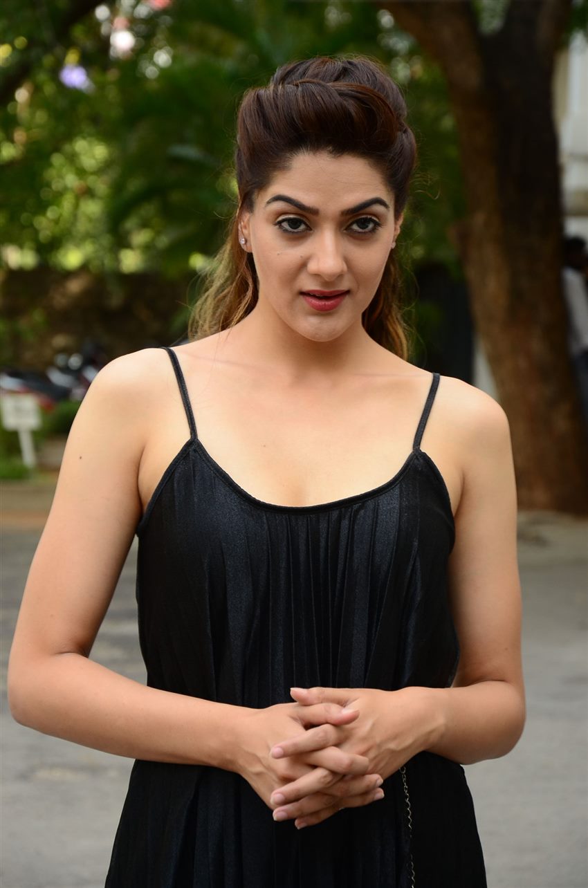 Sakshi Chowdary Photo [HD]: Latest Image, Picture, Stills of Sakshi Chowdary