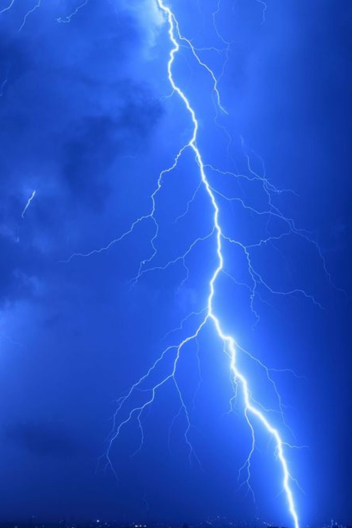 Blue Lightning Clouds Mobile Wallpapers - Wallpaper Cave