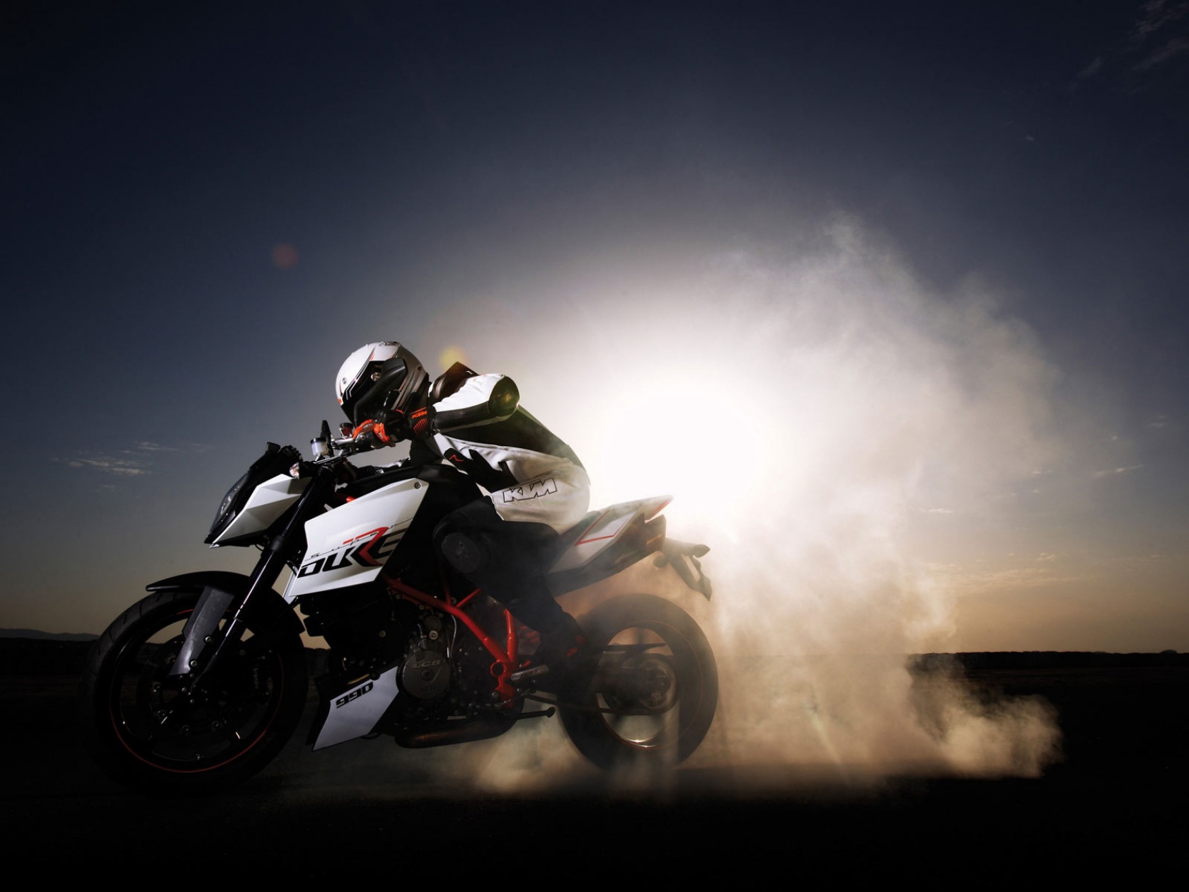 Wallpaper 4k KTM 990 Super Duke Wallpaper