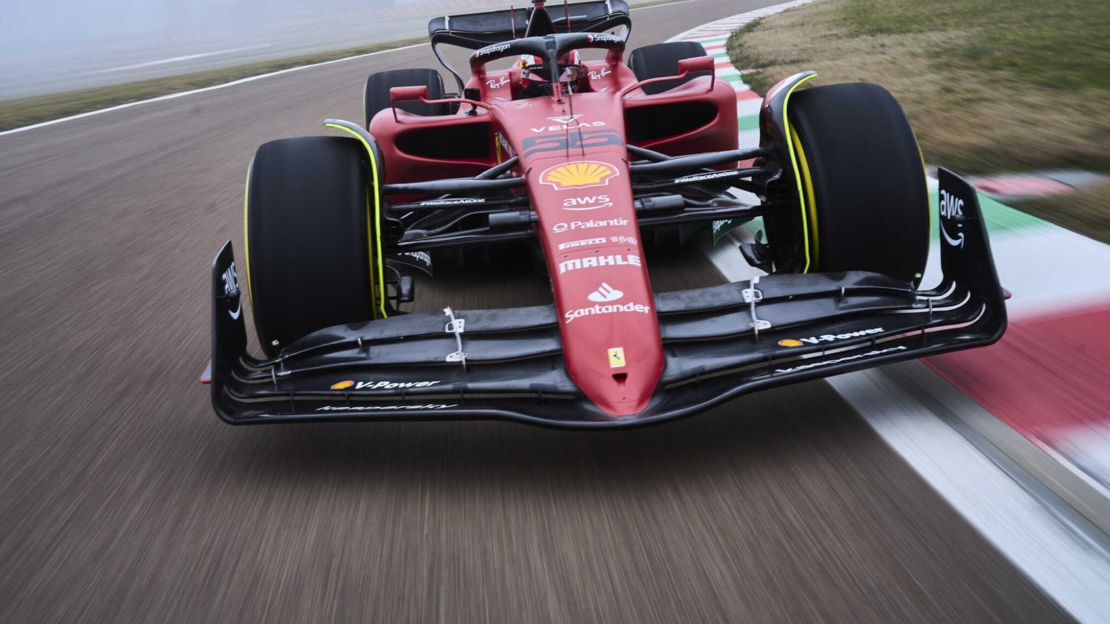 In photo: What the 2022 F1 cars look like on track