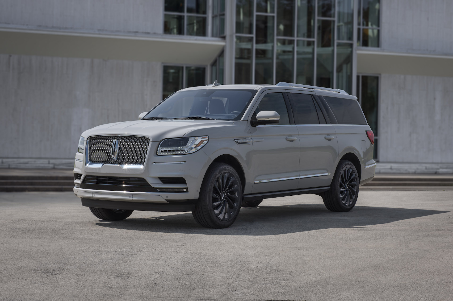 Lincoln Navigator Review, Ratings, Specs, Prices, and Photo Car Connection