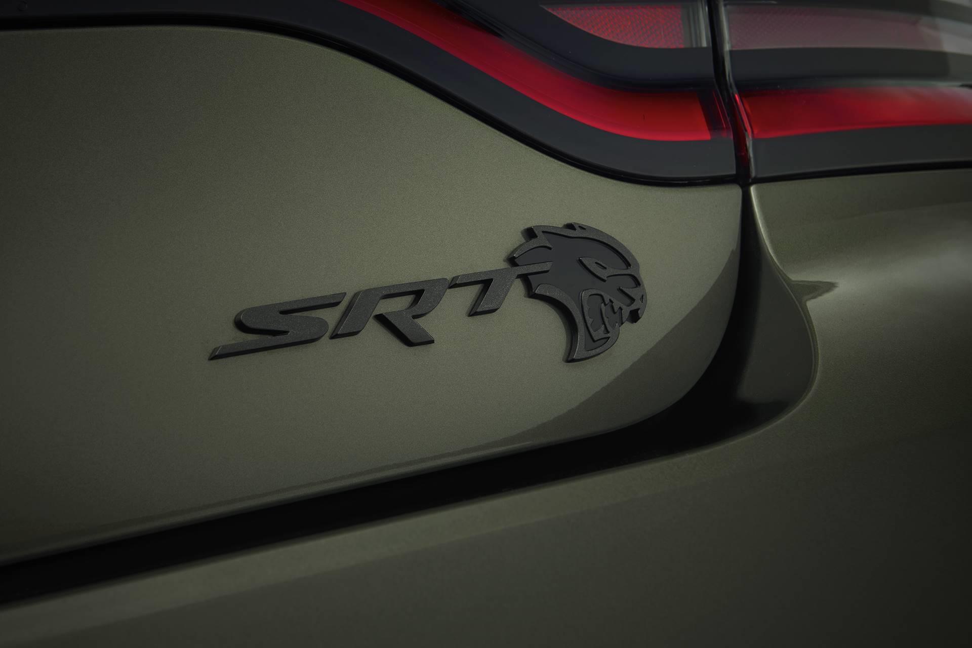 392 Inaugural Edition srt8 табличка