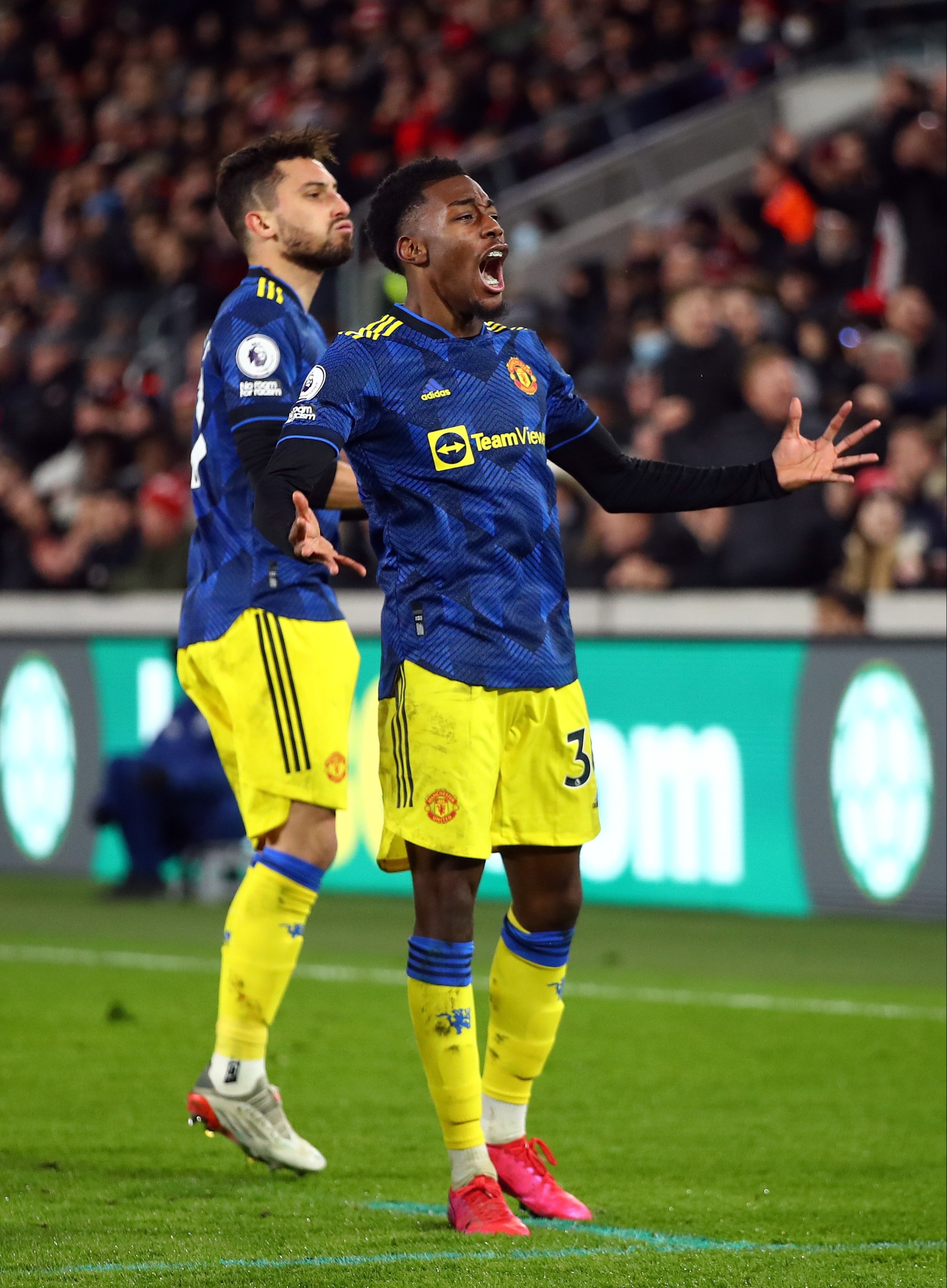 Man Utd star 'Cristiano Ronaldo owes Anthony Elanga a big apology' for stealing his thunder with petty Brentford strop