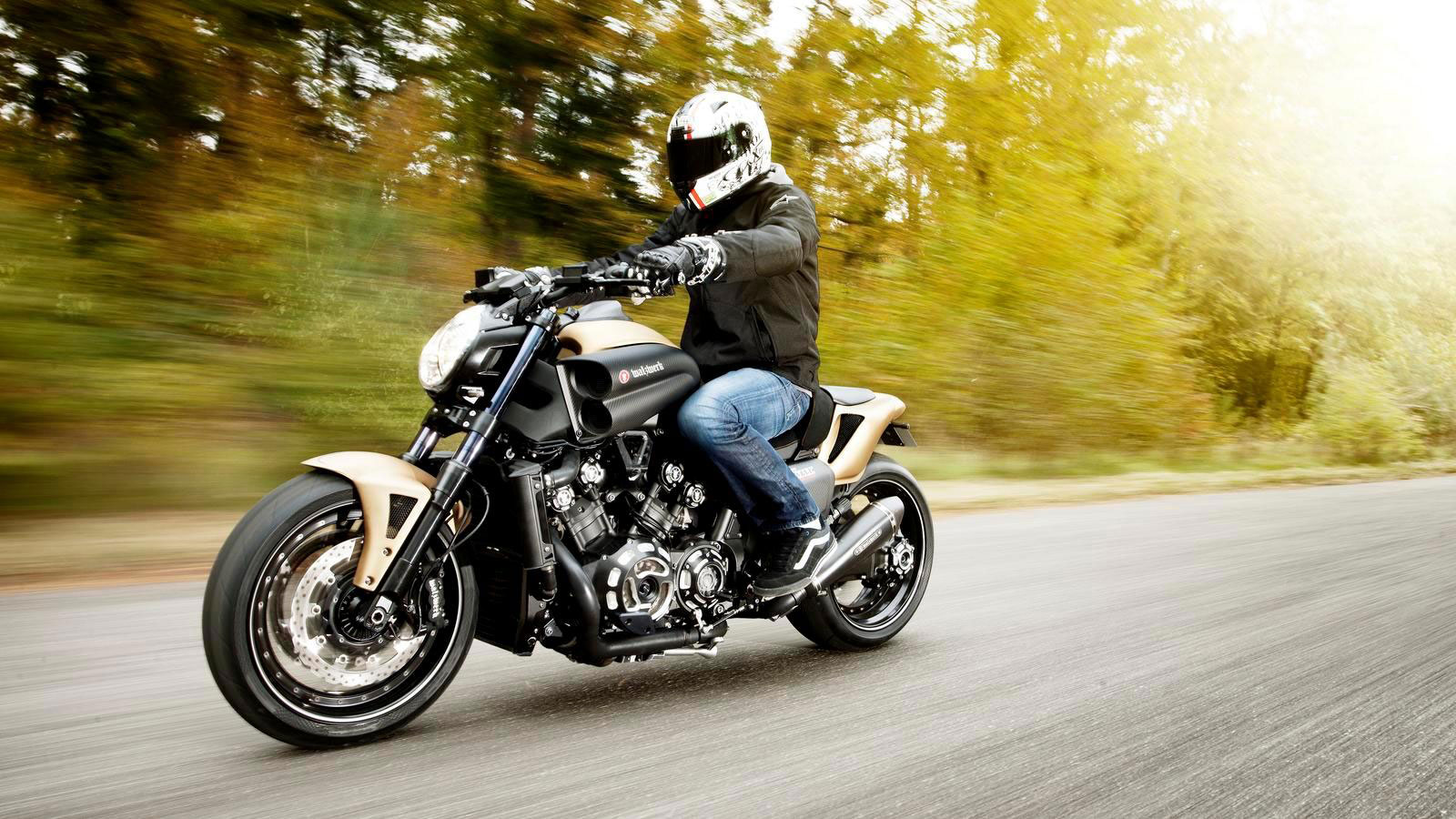 Yamaha v Max чоппер