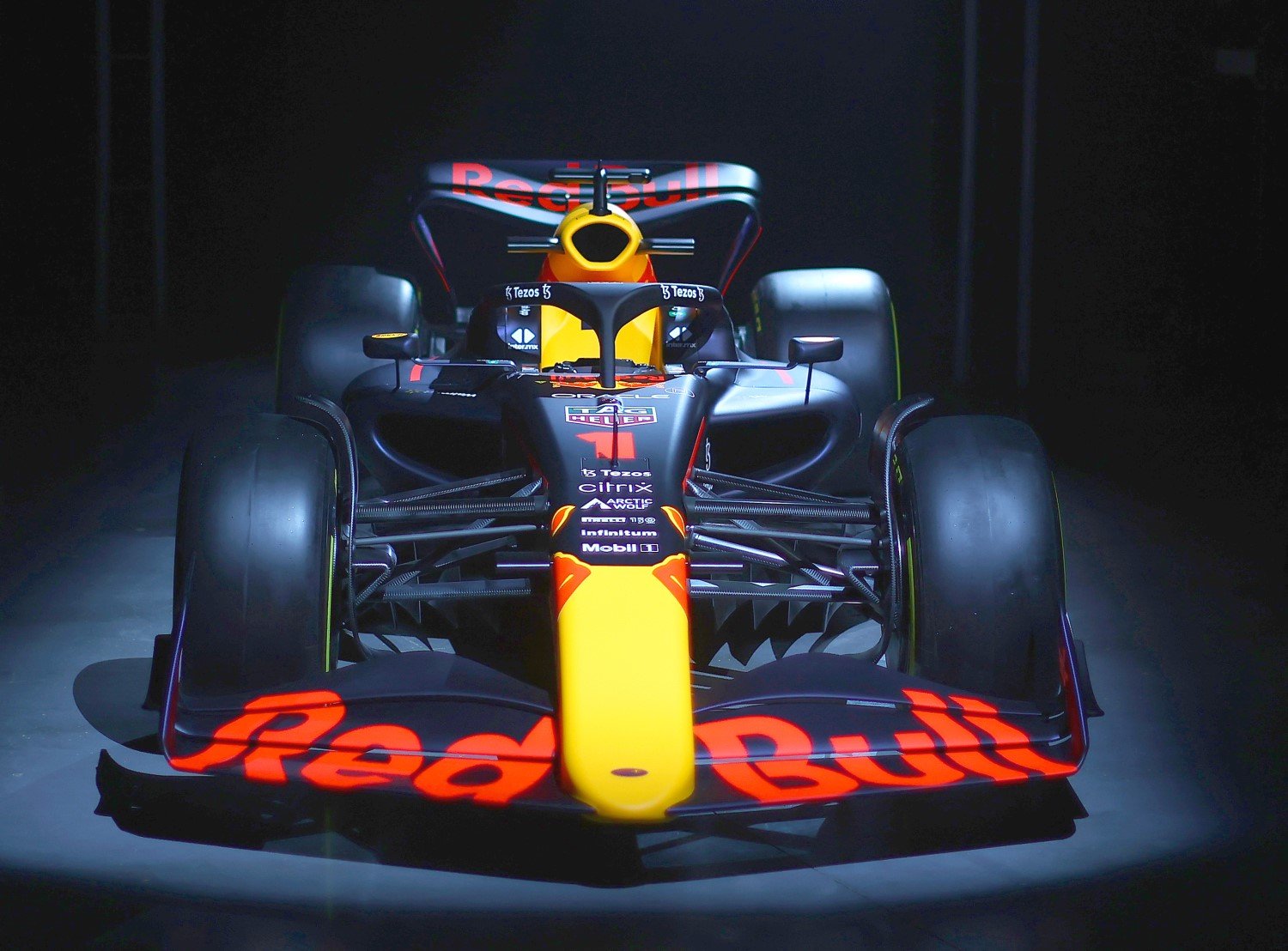F1: First photo, Red Bull Oracle RB18 2022 car