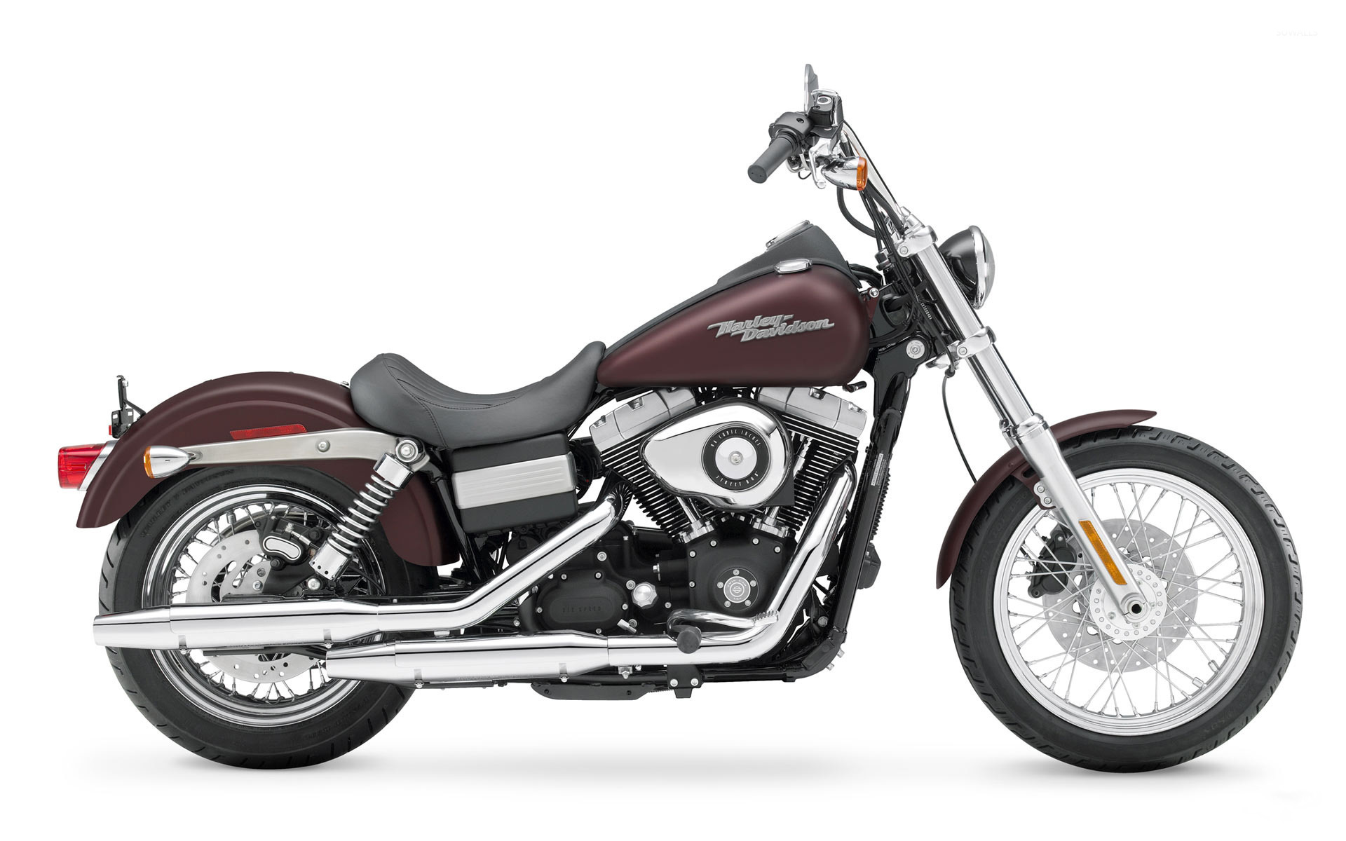 Side View Of A 2006 Harley Davidson Dyna Wallpaper Wallpaper