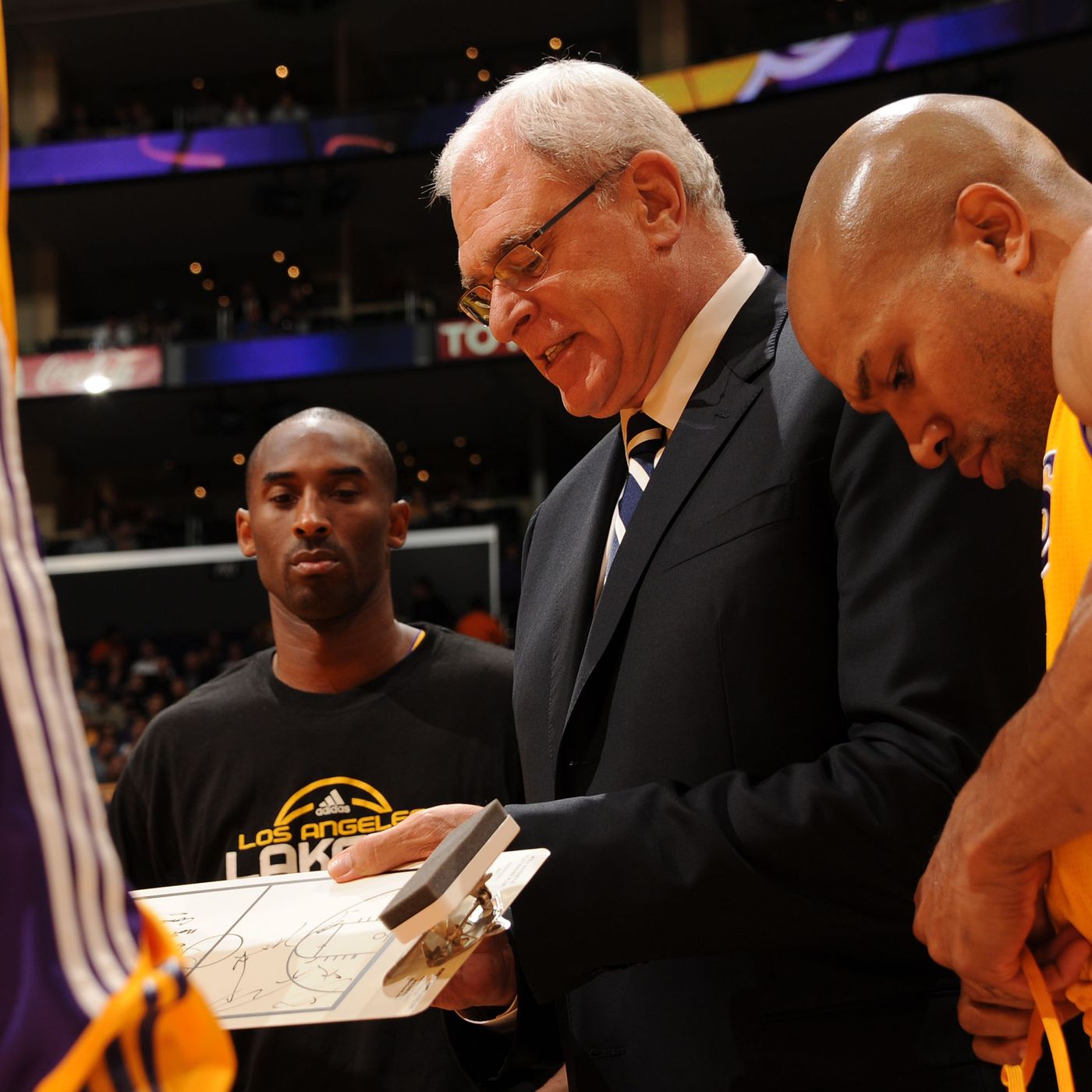 Lakers: Phil Jackson is the greatest coach of all time Screen and Roll