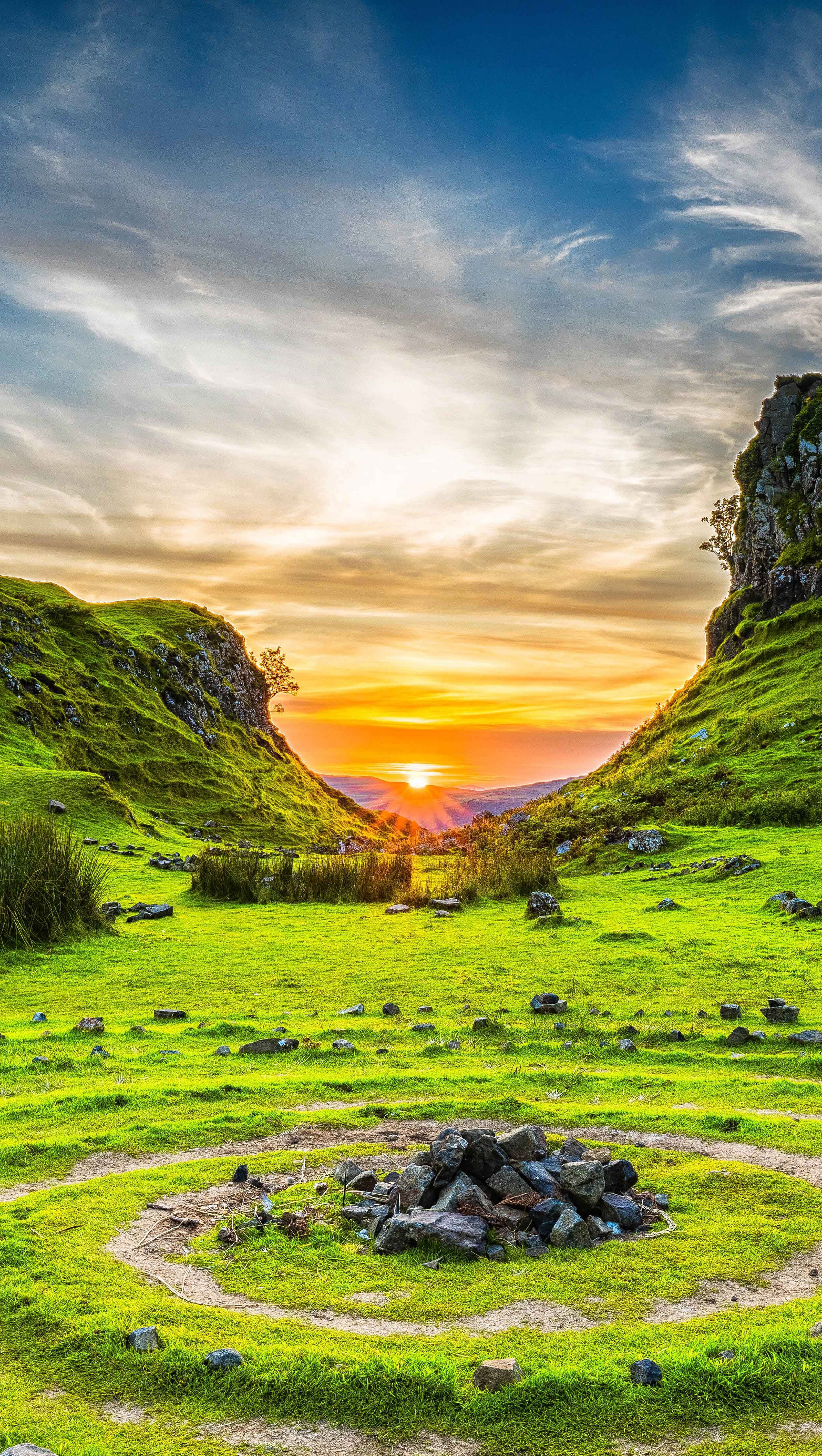Sunrise in the contryside of the United Kingdom Wallpaper 8k Ultra HD