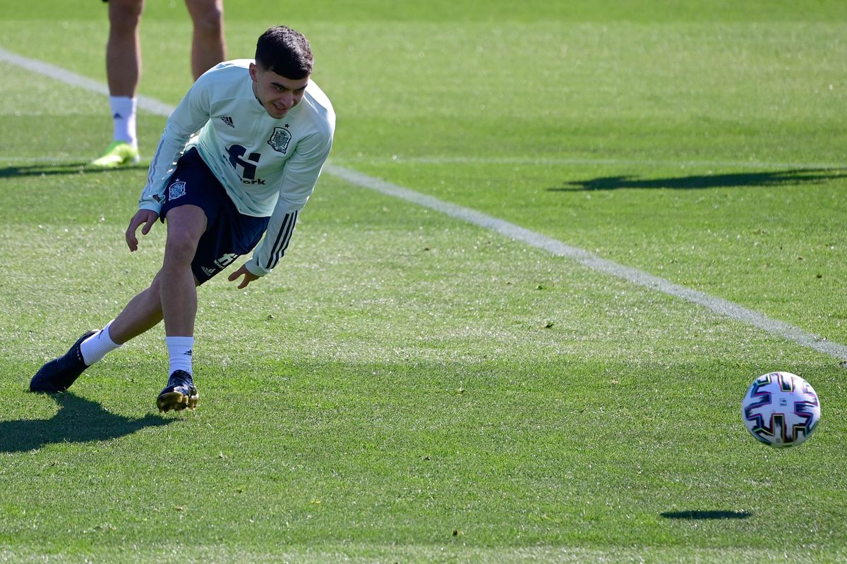 Luis Enrique full of praise for Barcelona midfielder Pedri