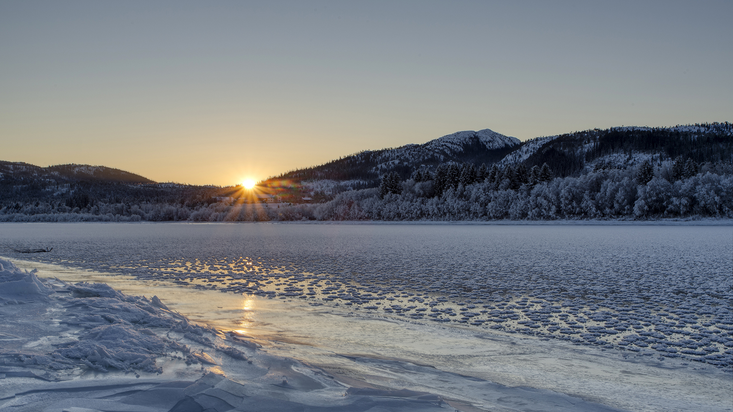Photos Norway Namsen river Ice Winter Nature mountain 2560x1440