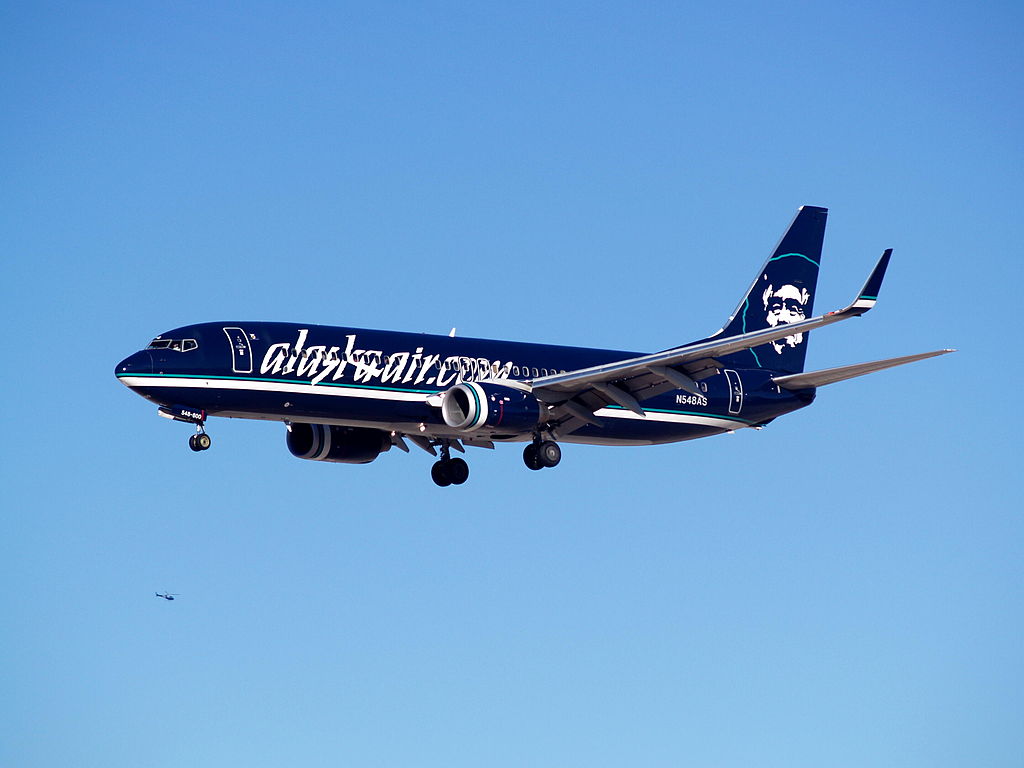 Alaska Airlines Boeing 737 890