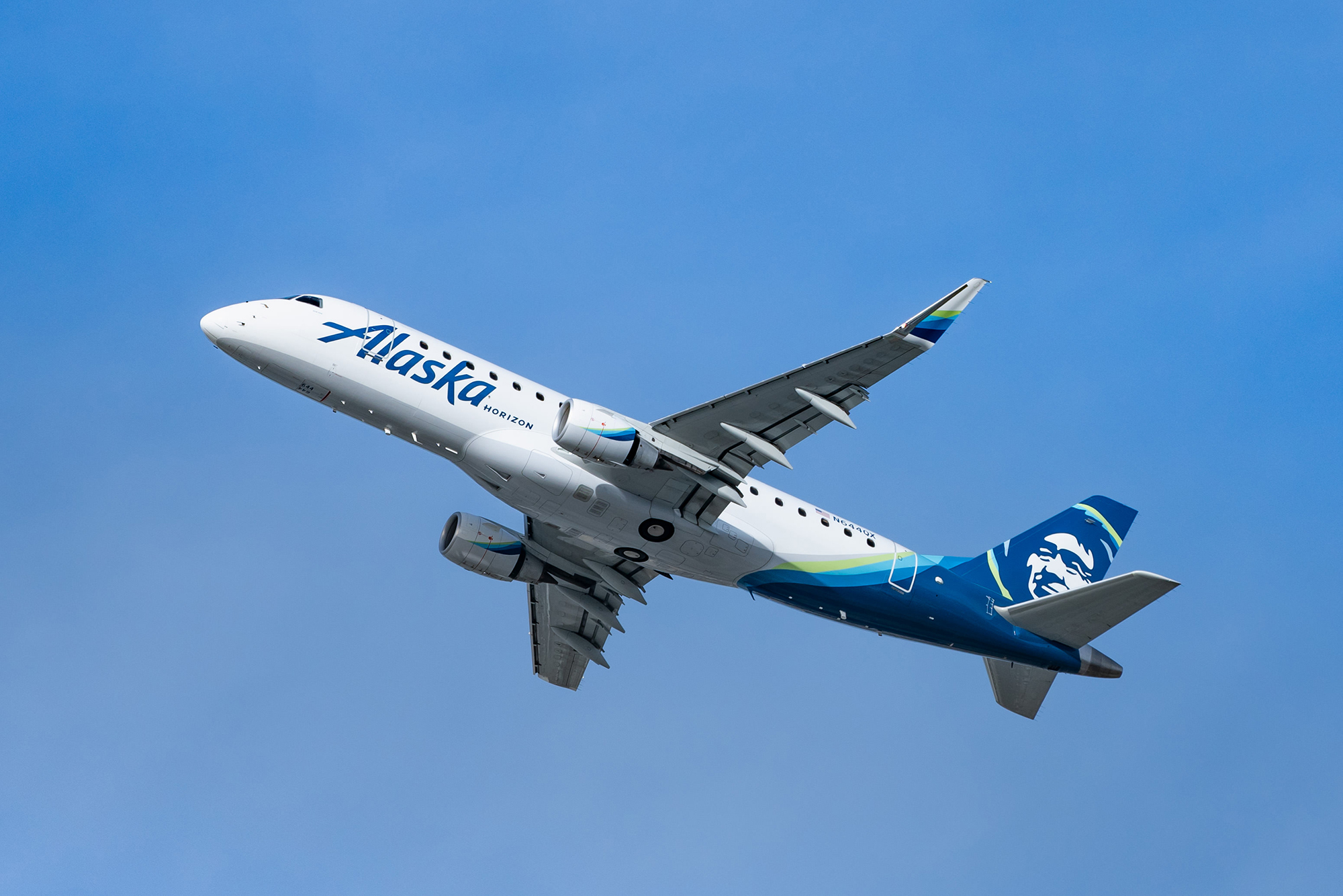 Alaska Airlines introduces $200 incentive for vaccinated employees