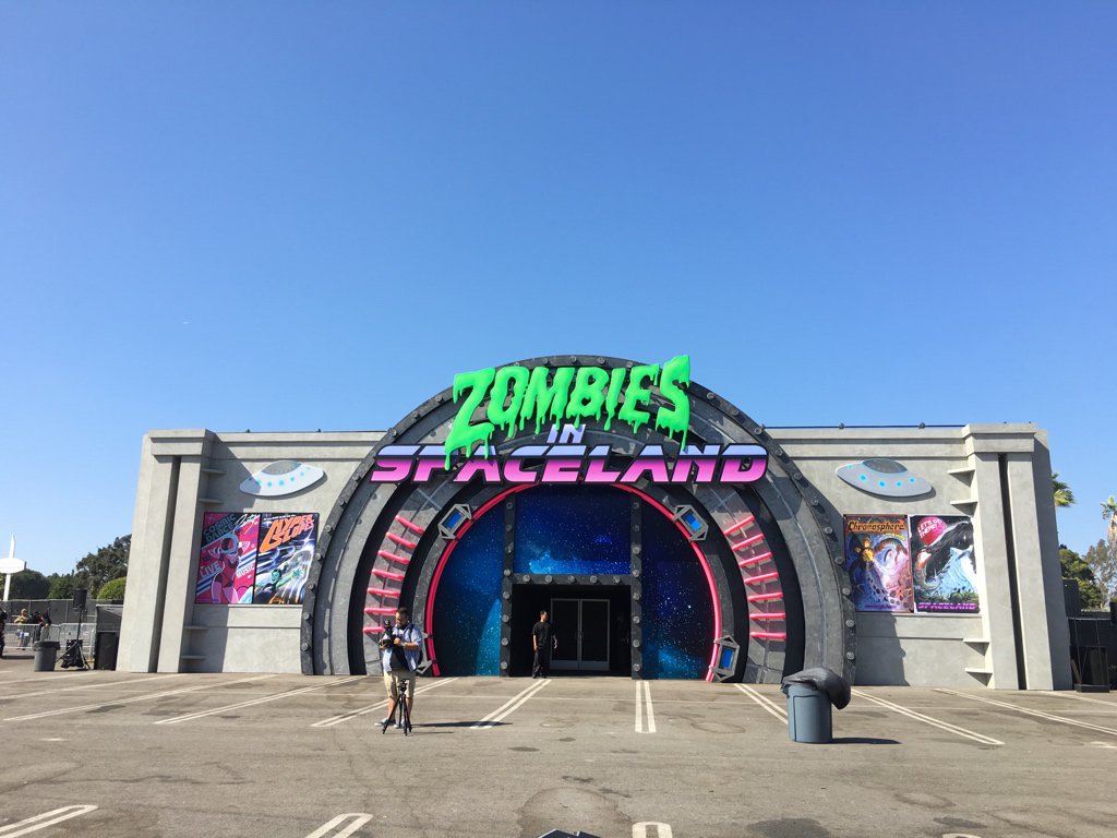 PlayStation Universe's Where #CODXP2016 Attendees Can Play Infinite Warfare's Zombies In Spaceland Mode And Real Life 80s Laser Tag