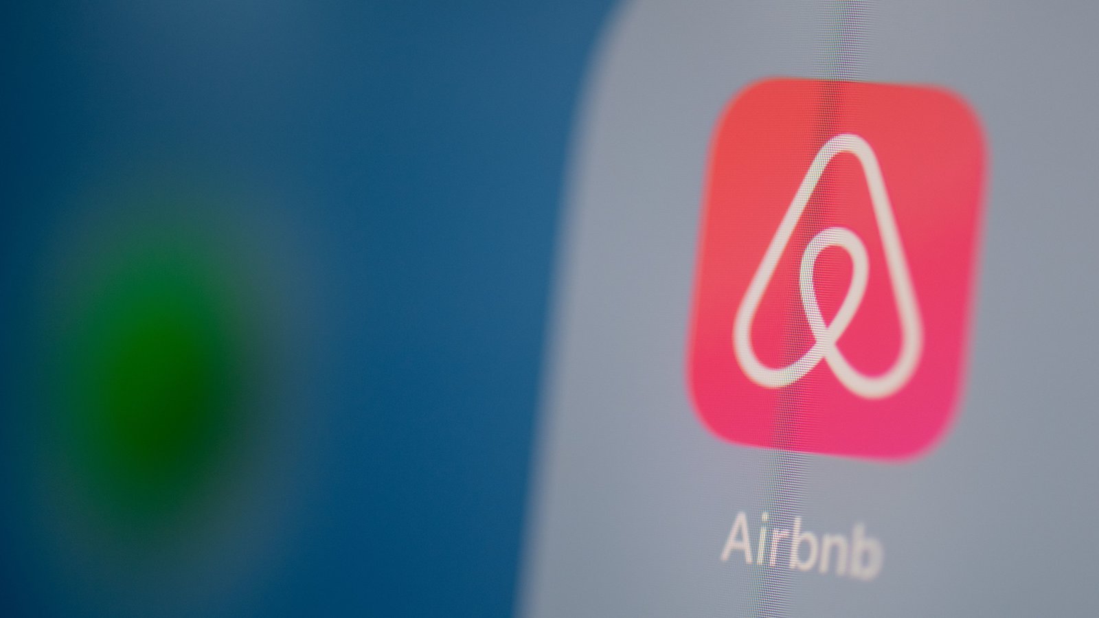 Airbnb Says It Plans to Go Public in 2020