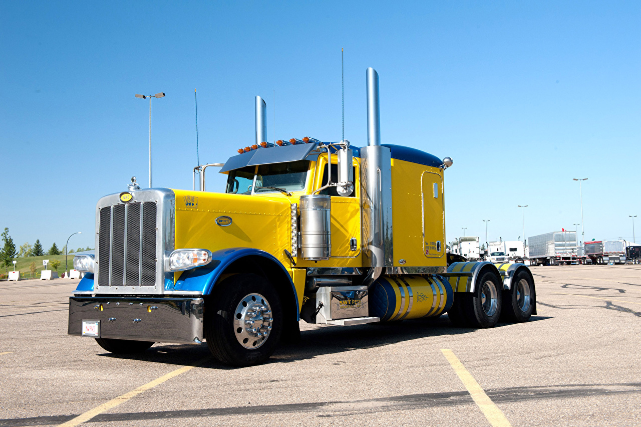 image Peterbilt 389 2002 Yellow automobile