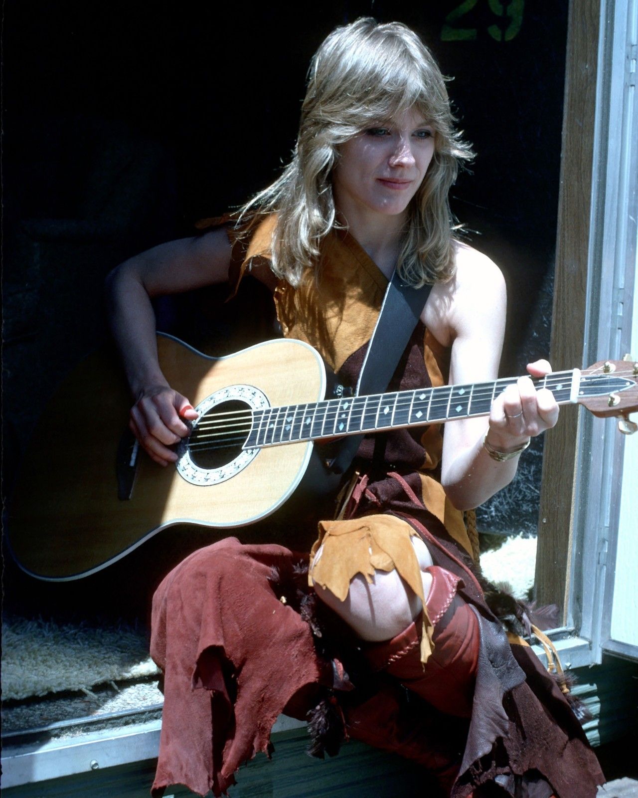 A Young Nancy Wilson of Heart - #Music #Guitarist #Heart #Nancywilson #Seattle #Sister #Rock. Nancy wilson, Female musicians, Nancy wilson heart