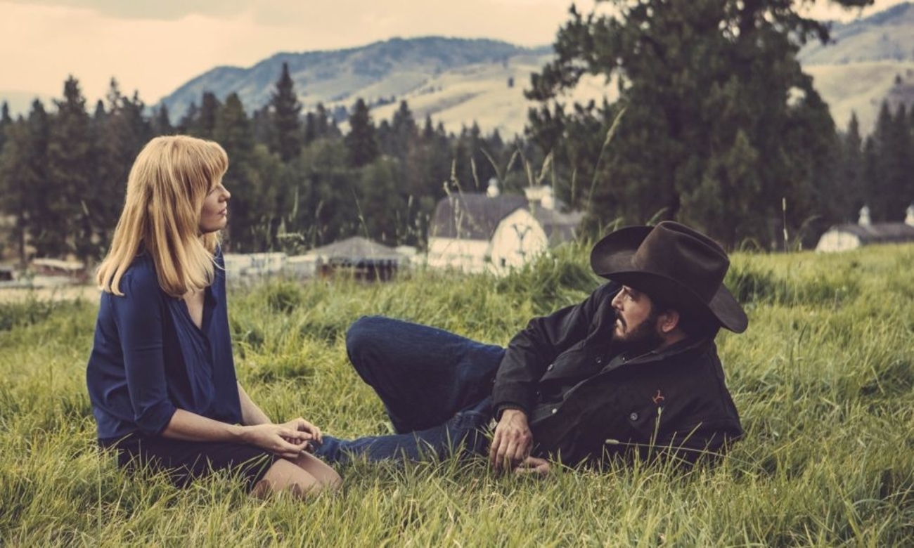 Yellowstone' TV Drops Stunning Sunset Pic of Beth Dutton