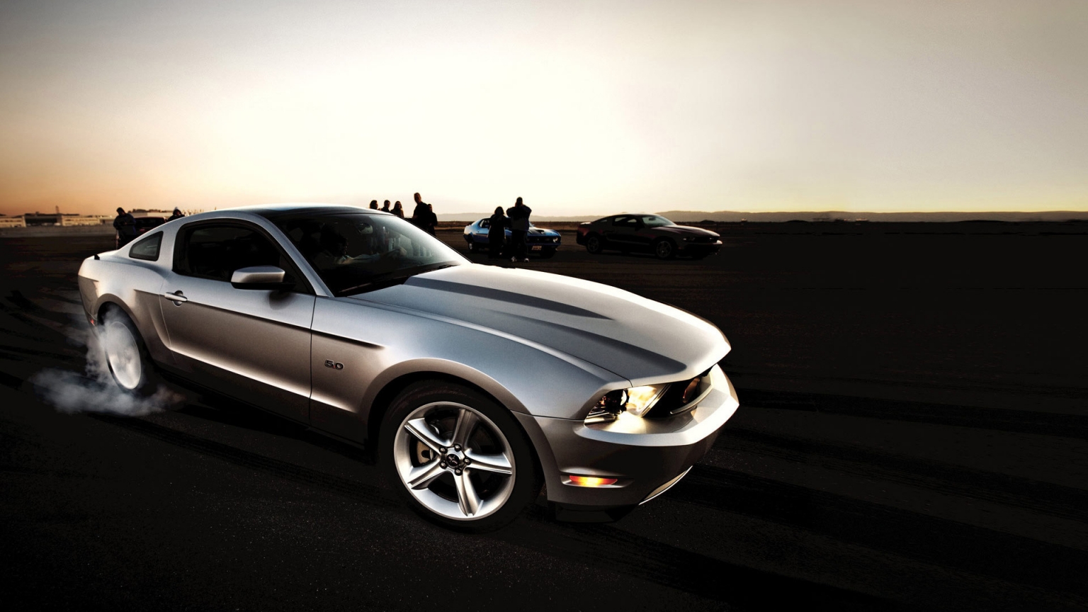 Silver Ford Mustang HD Wallpaper